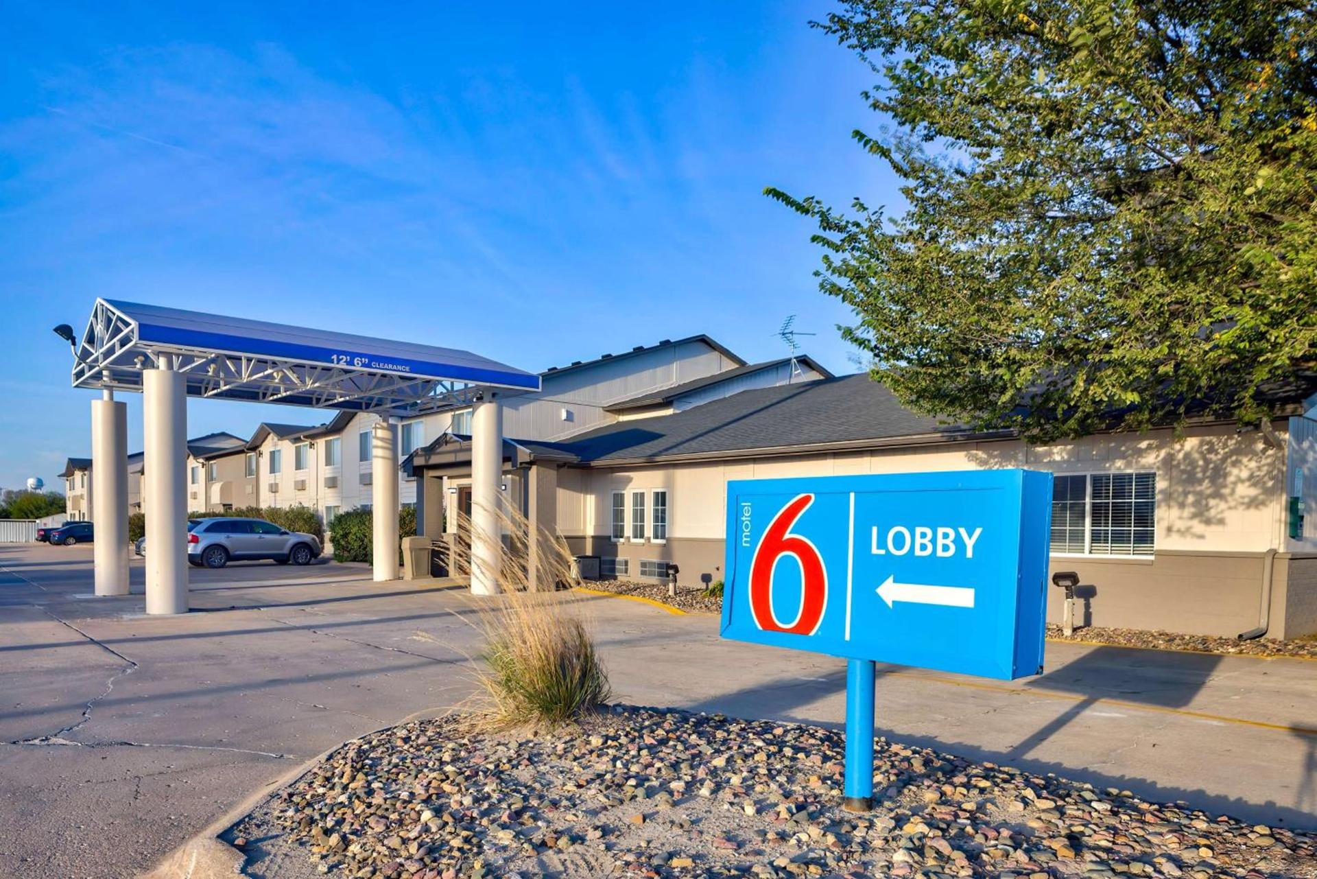 Motel 6 Stuart, IA photo 2