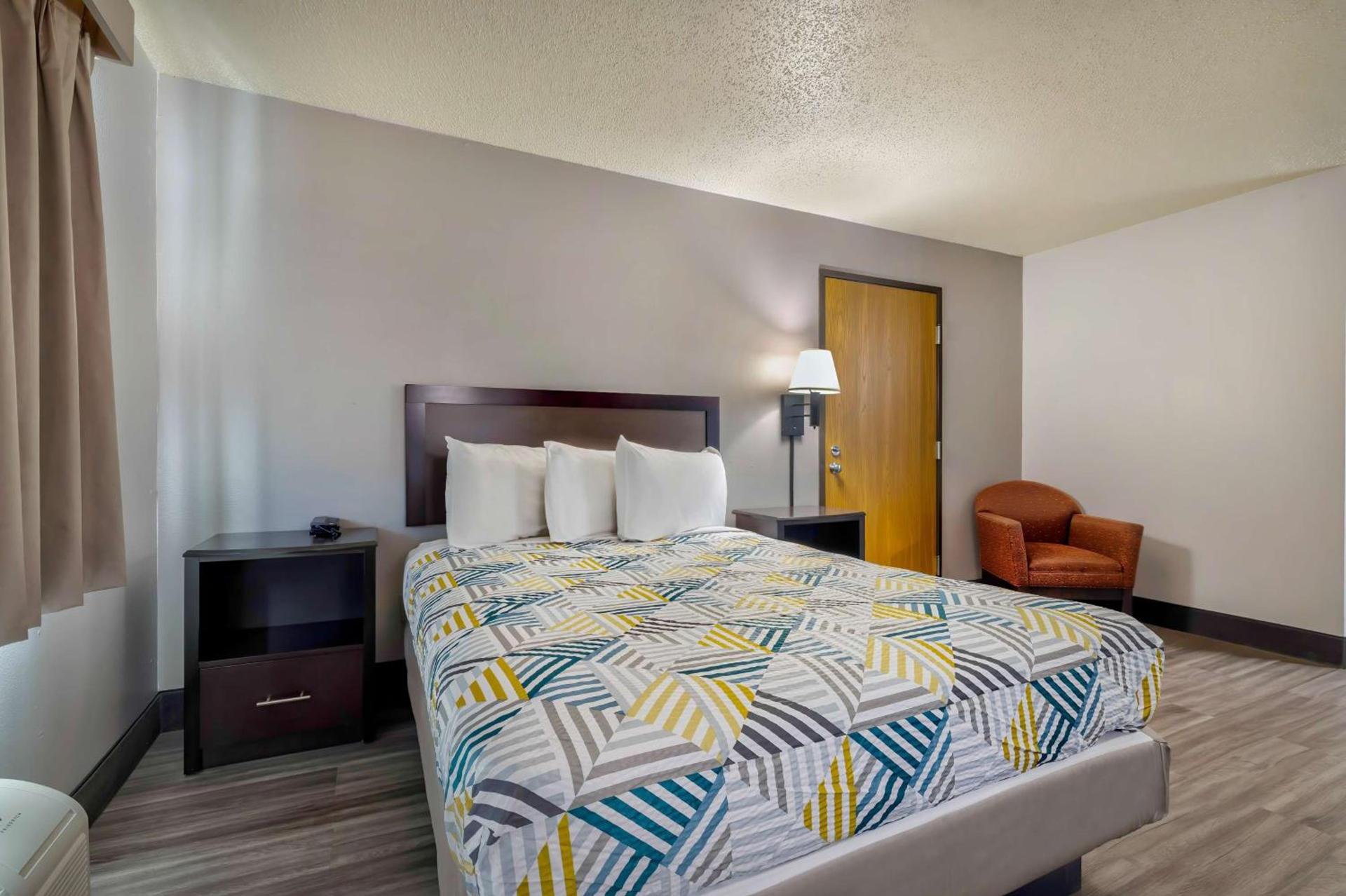Motel 6 Stuart, IA photo 17