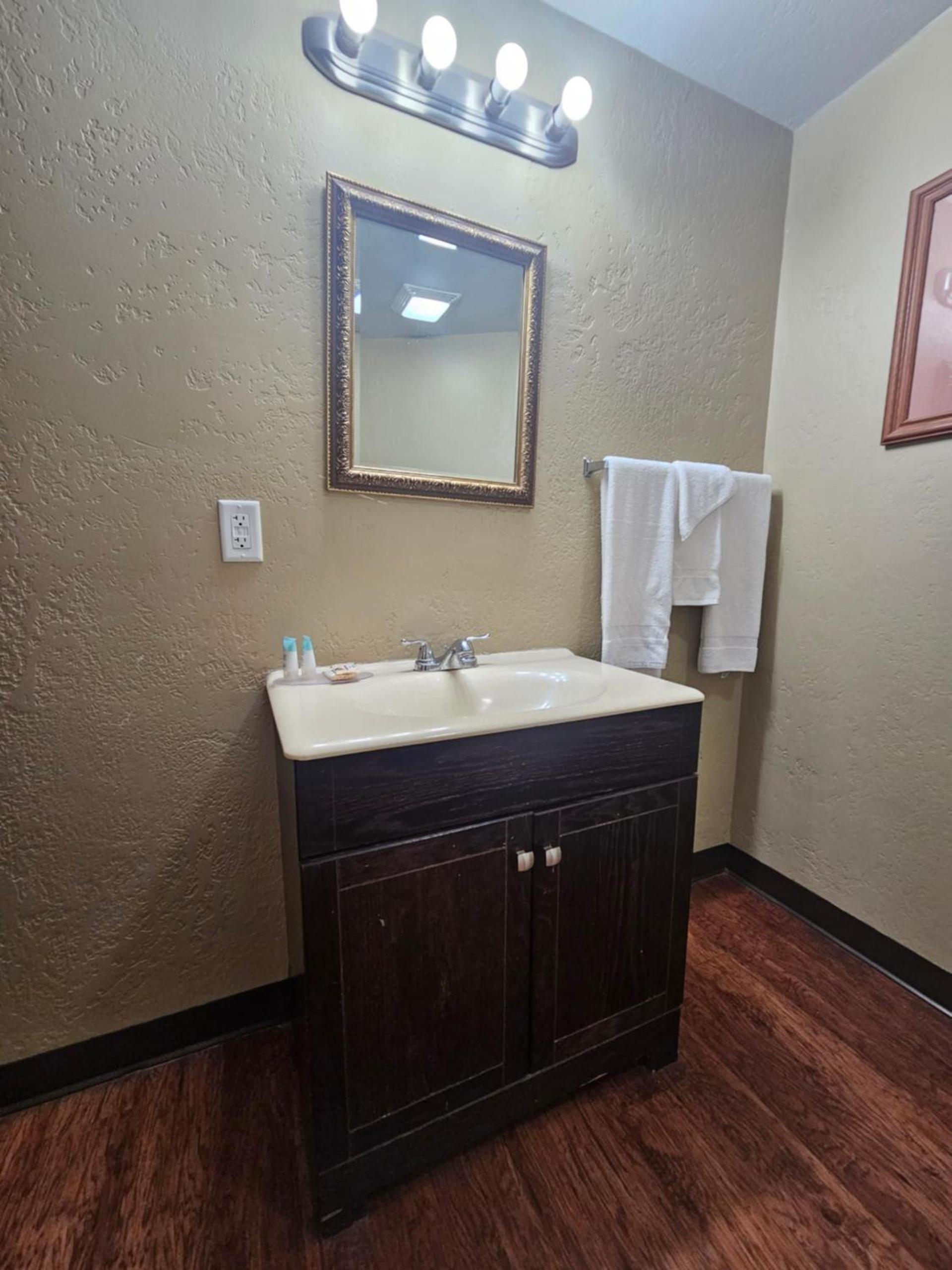 Redrock Country Inn photo 11