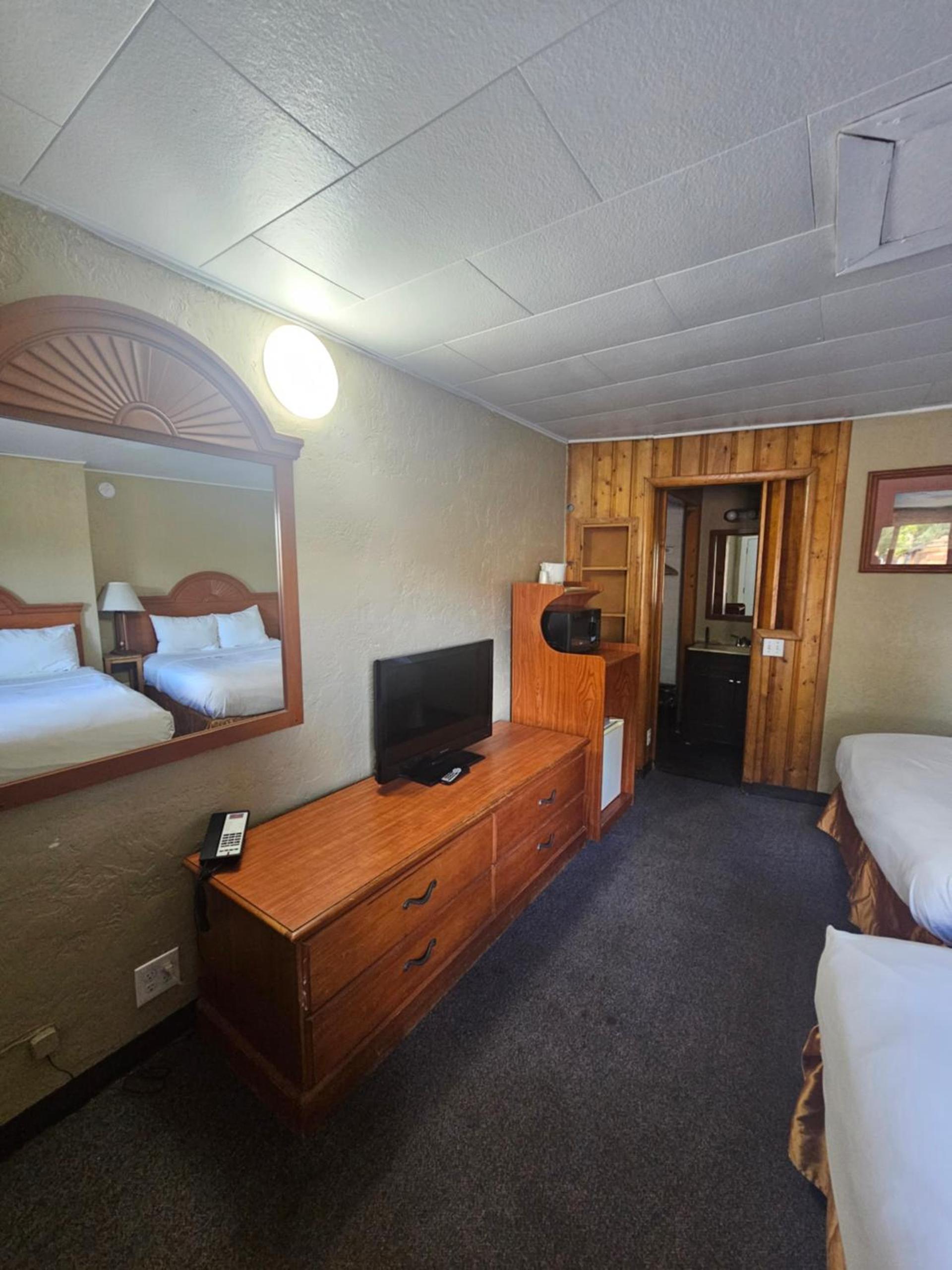 Redrock Country Inn photo 12
