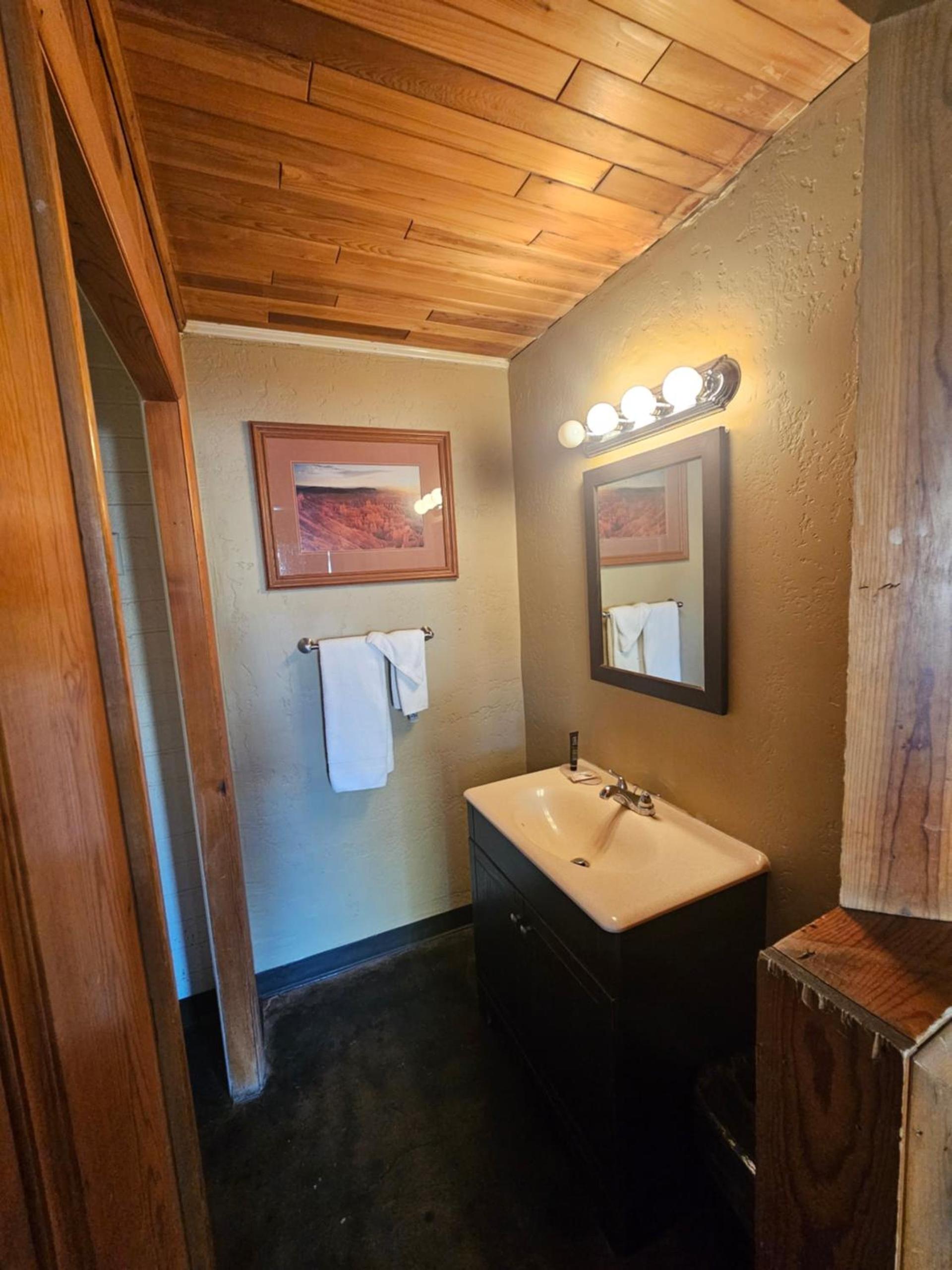 Redrock Country Inn photo 13
