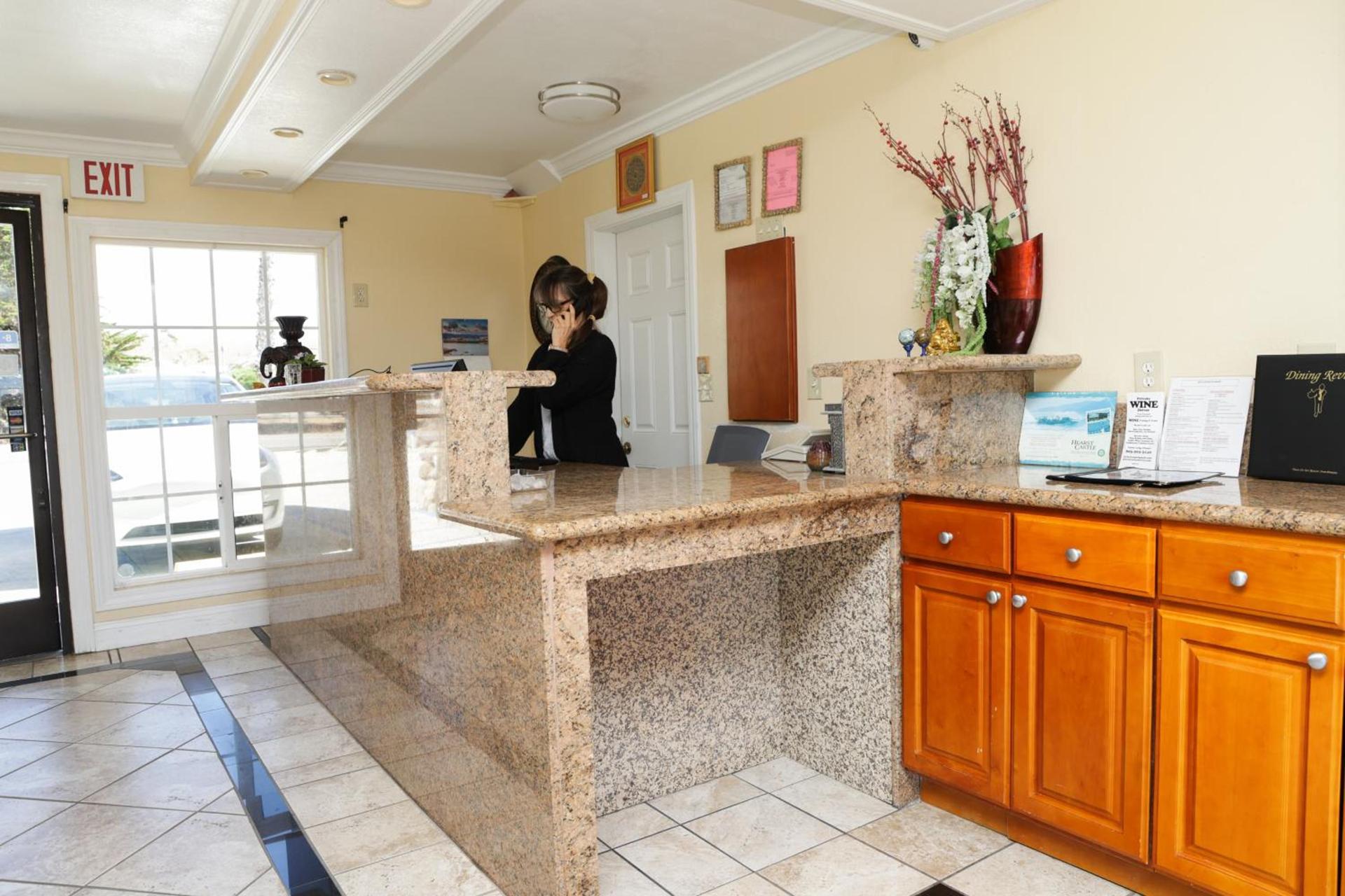 Sea Breeze Inn - San Simeon photo 87
