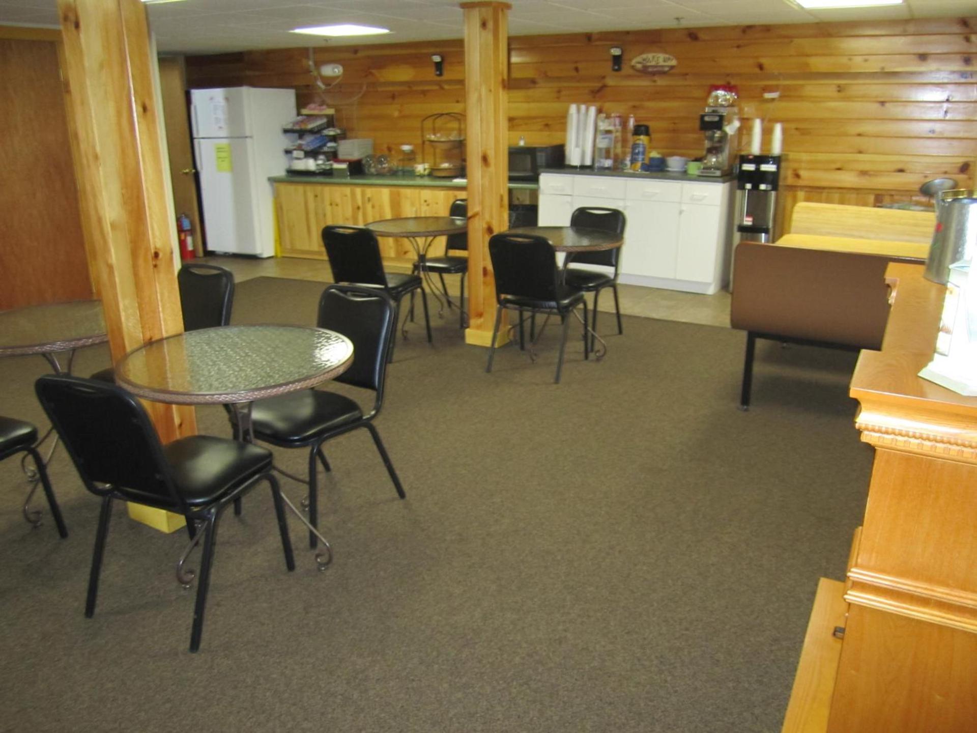Bishops Country Inn Motel photo 13