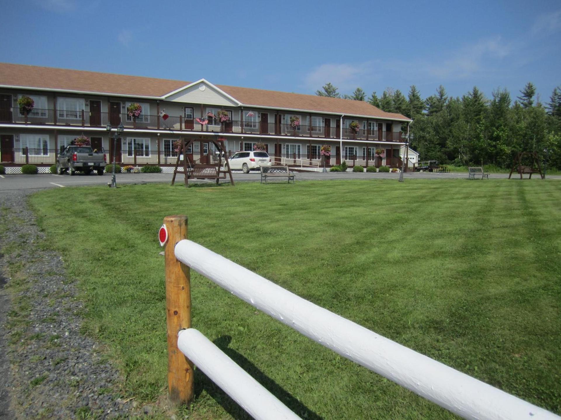 Bishops Country Inn Motel photo 15