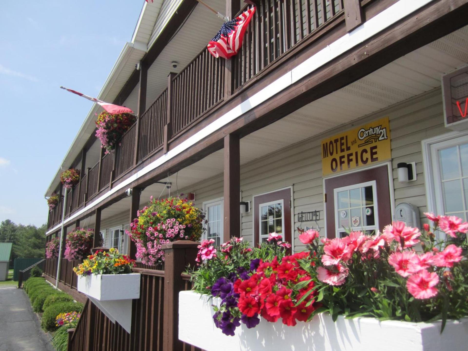 Bishops Country Inn Motel photo 20