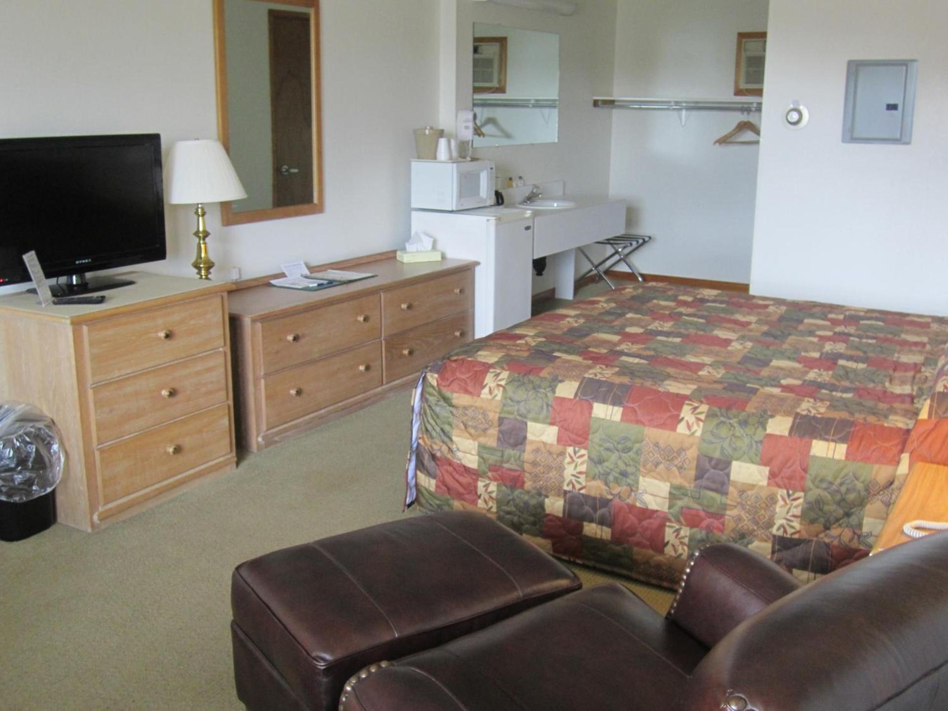 Bishops Country Inn Motel photo 18