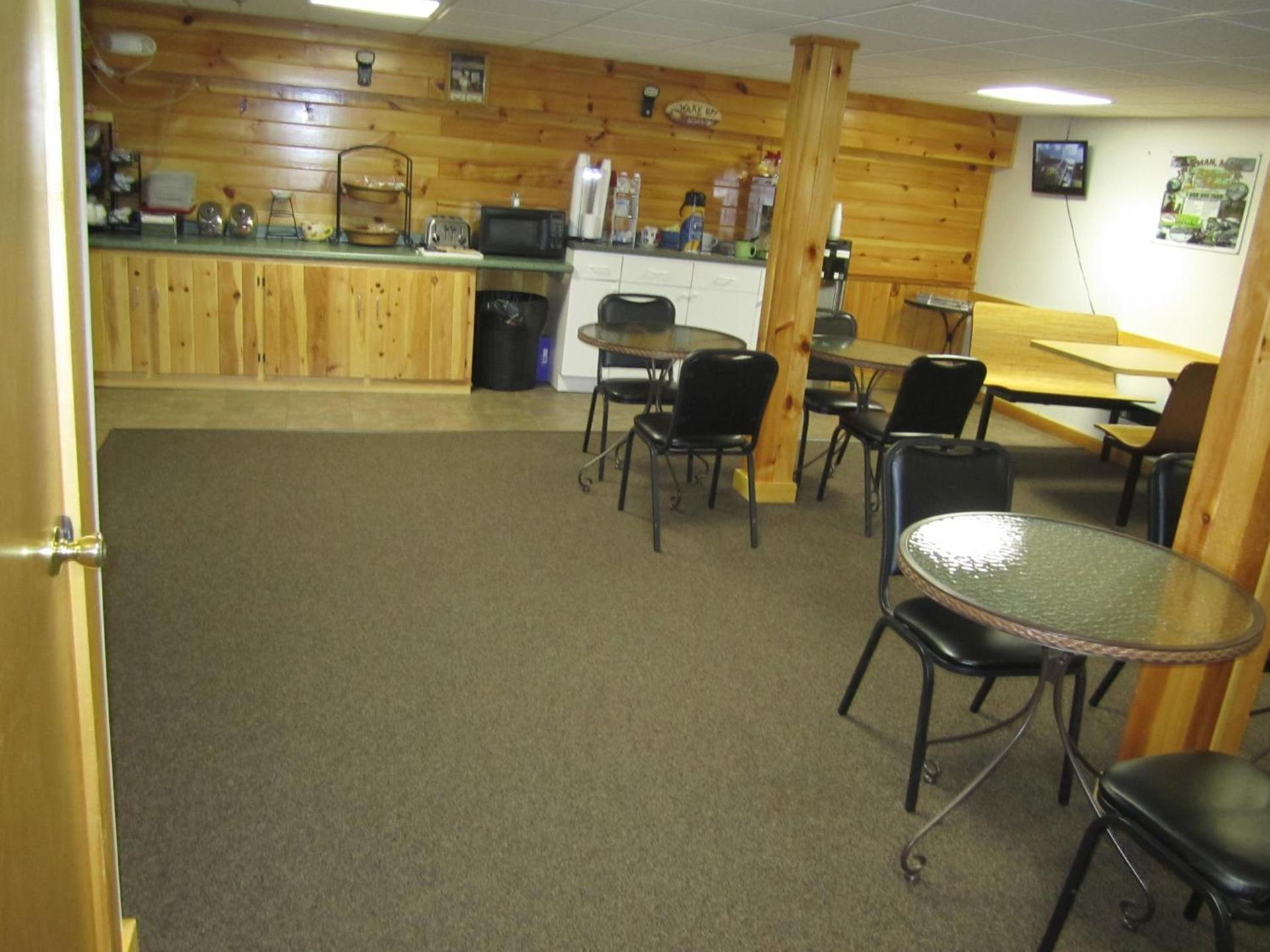Bishops Country Inn Motel photo 19