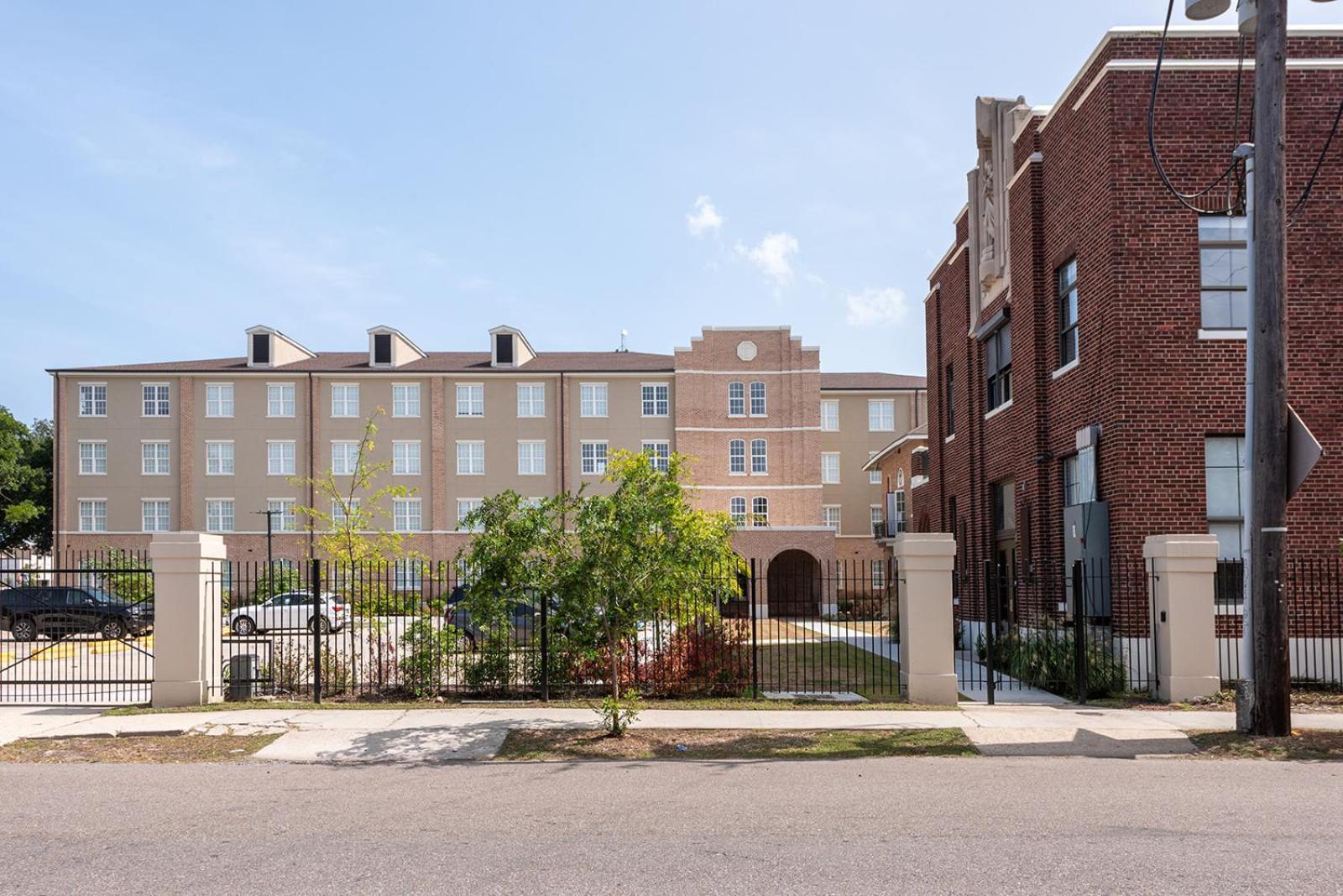 Bywater Suite Hotel photo 13