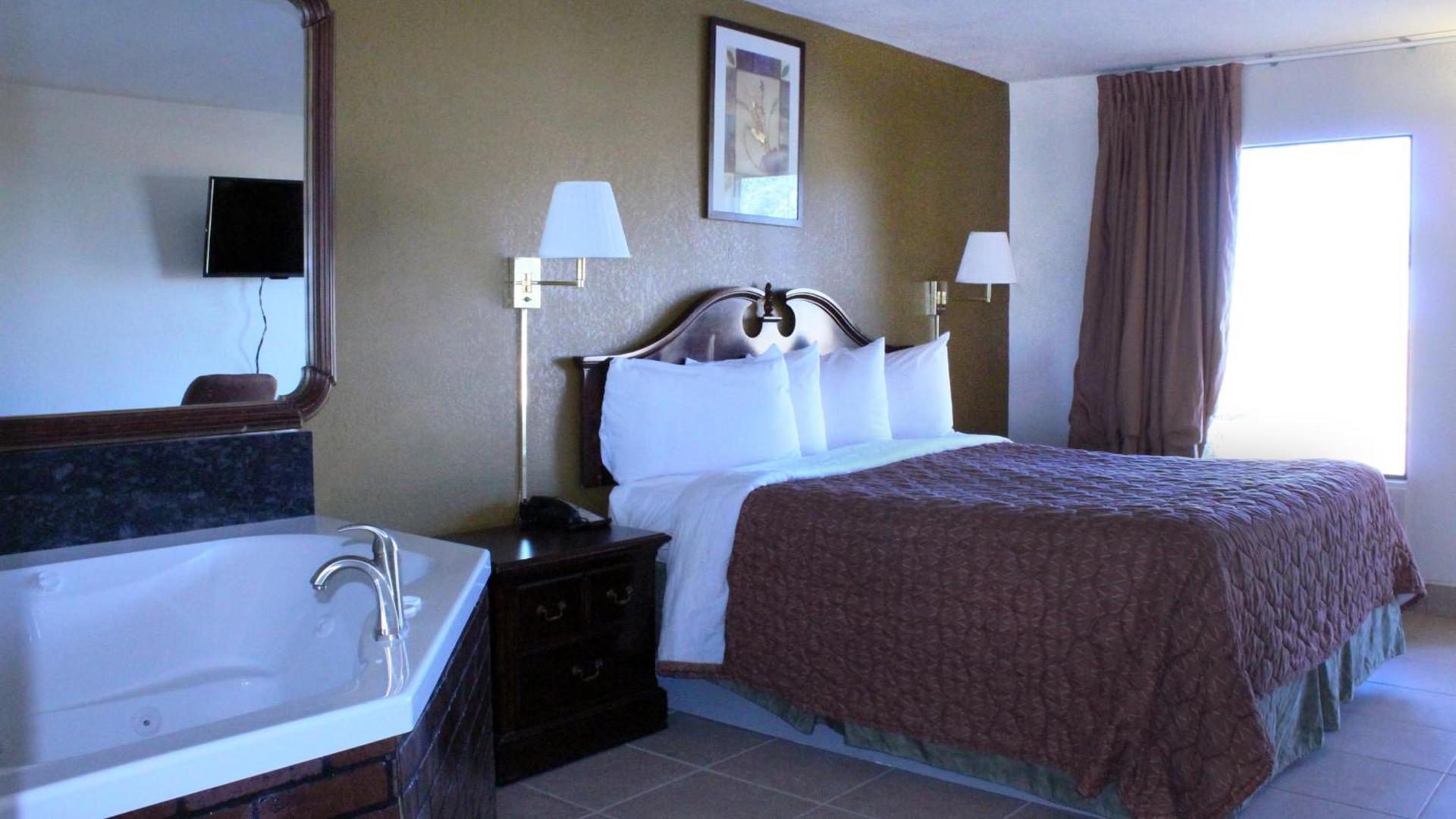 Royal Inn & Suites photo 4