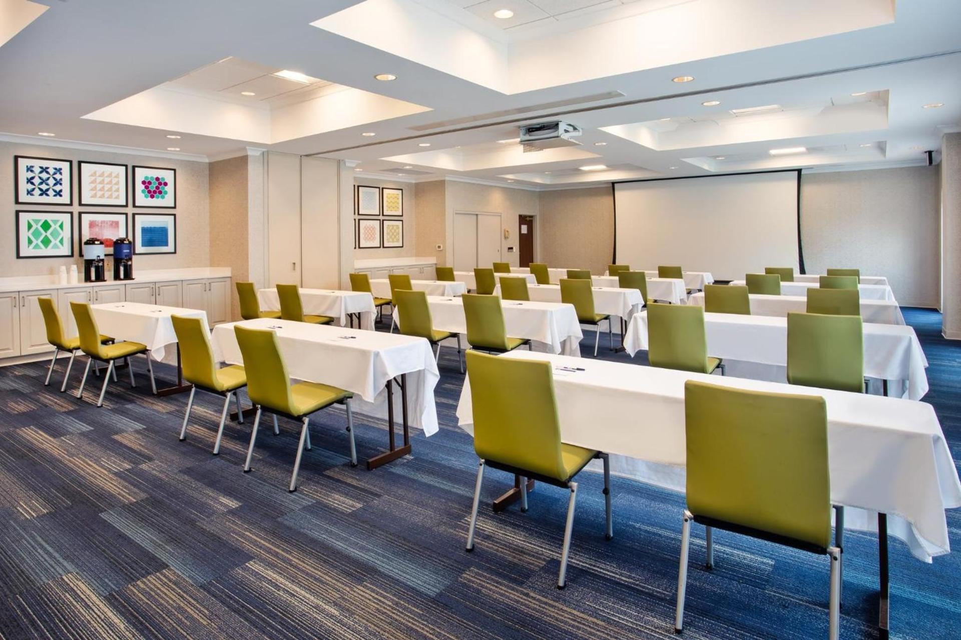 Holiday Inn Express Hotel & Suites Rochester Webster by IHG photo 45