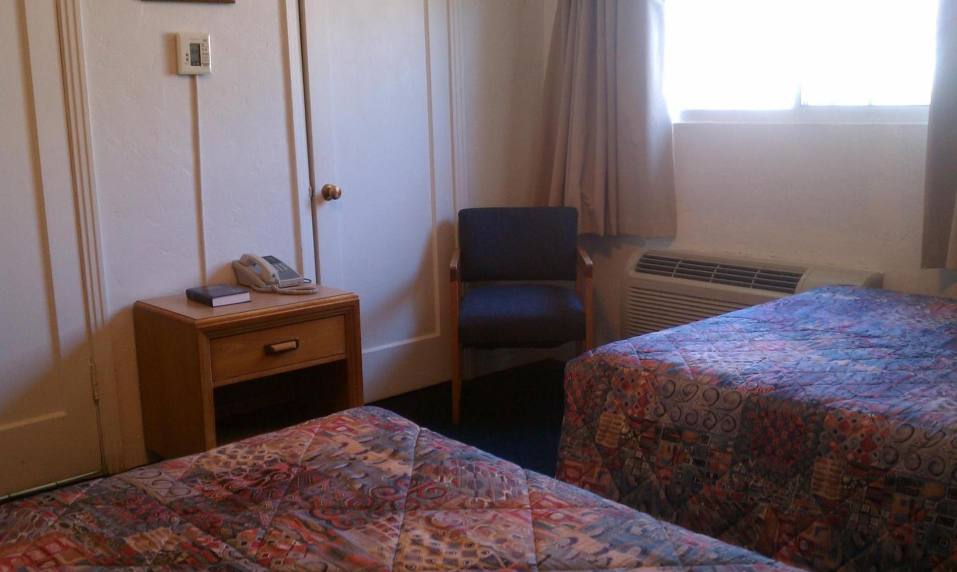 San Joaquin Motel photo 20