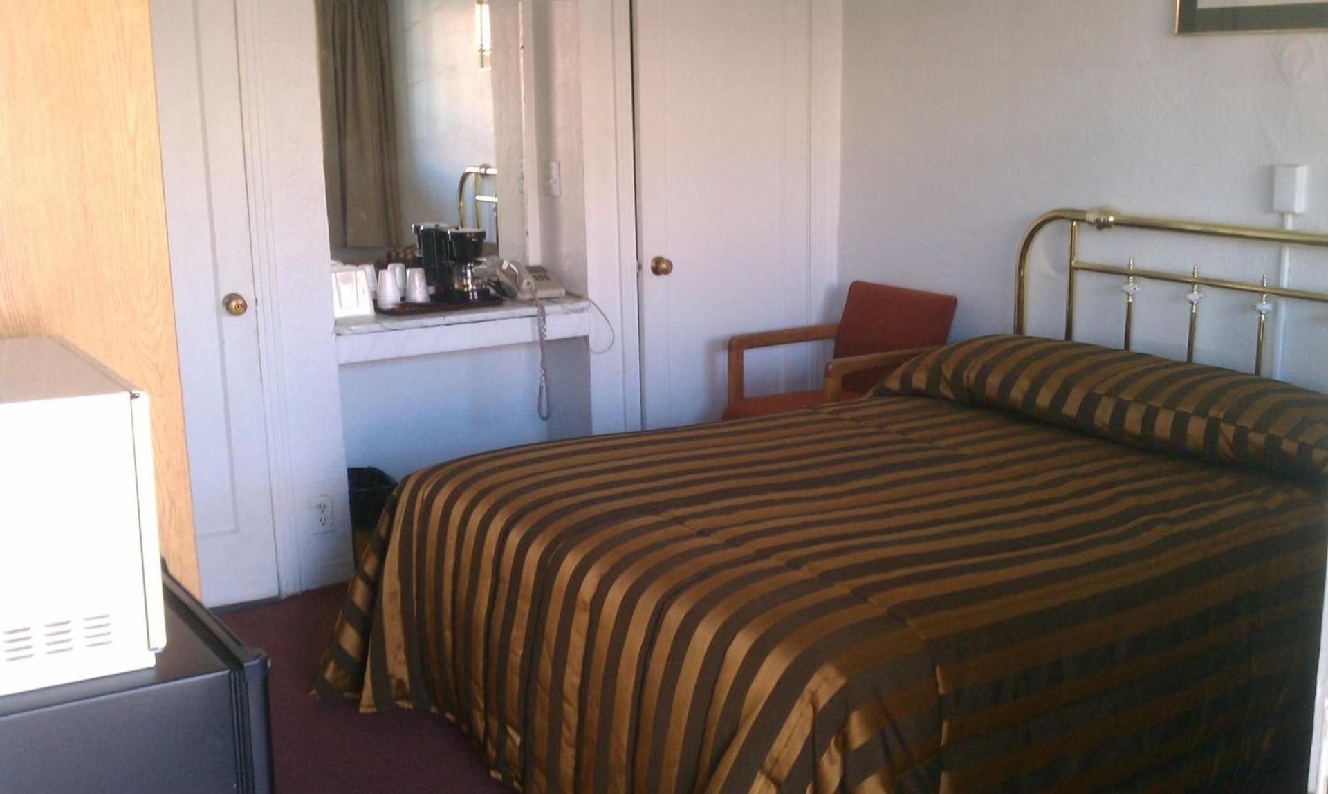 San Joaquin Motel photo 19