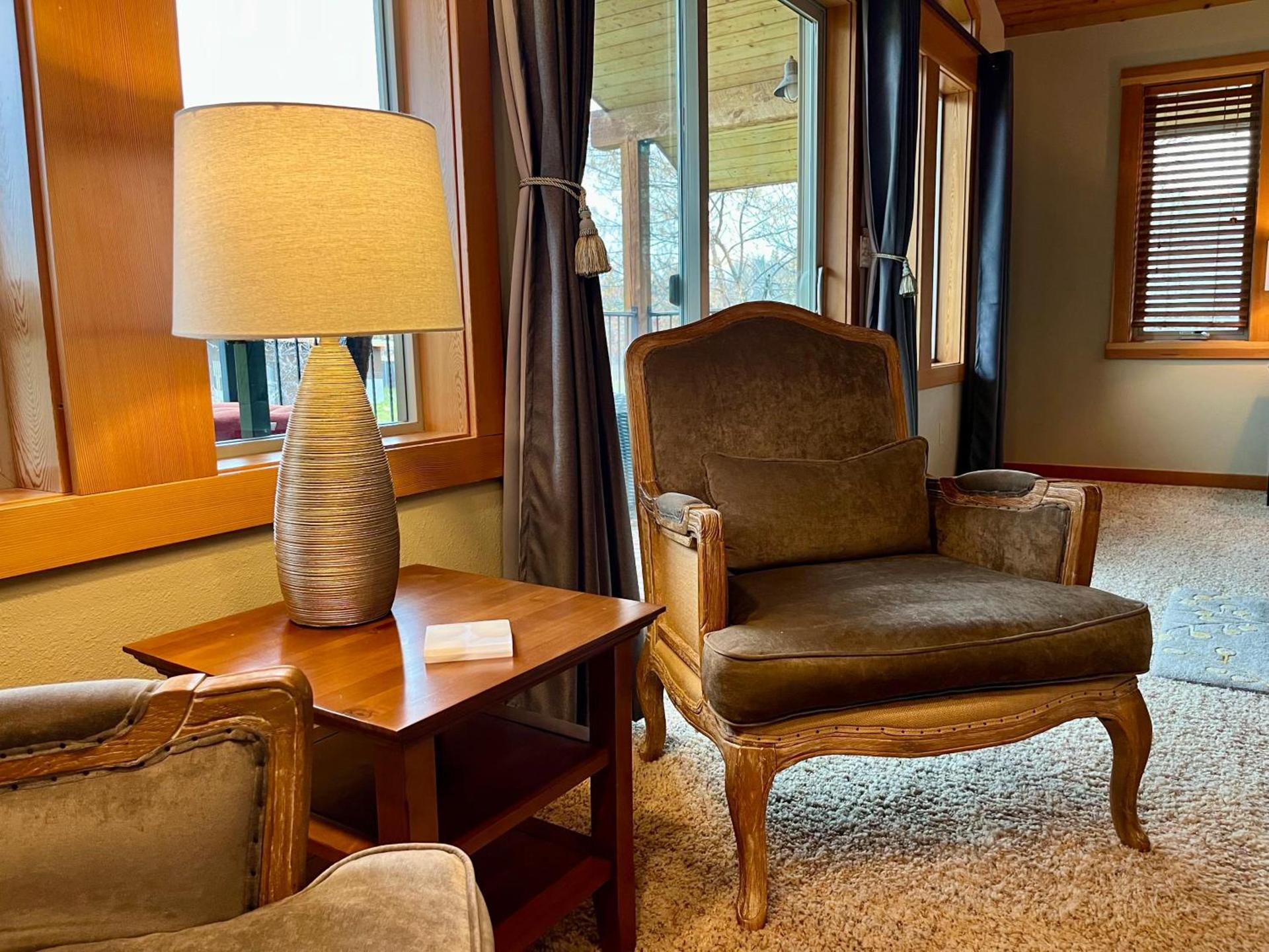 Mt Gardner Inn photo 30