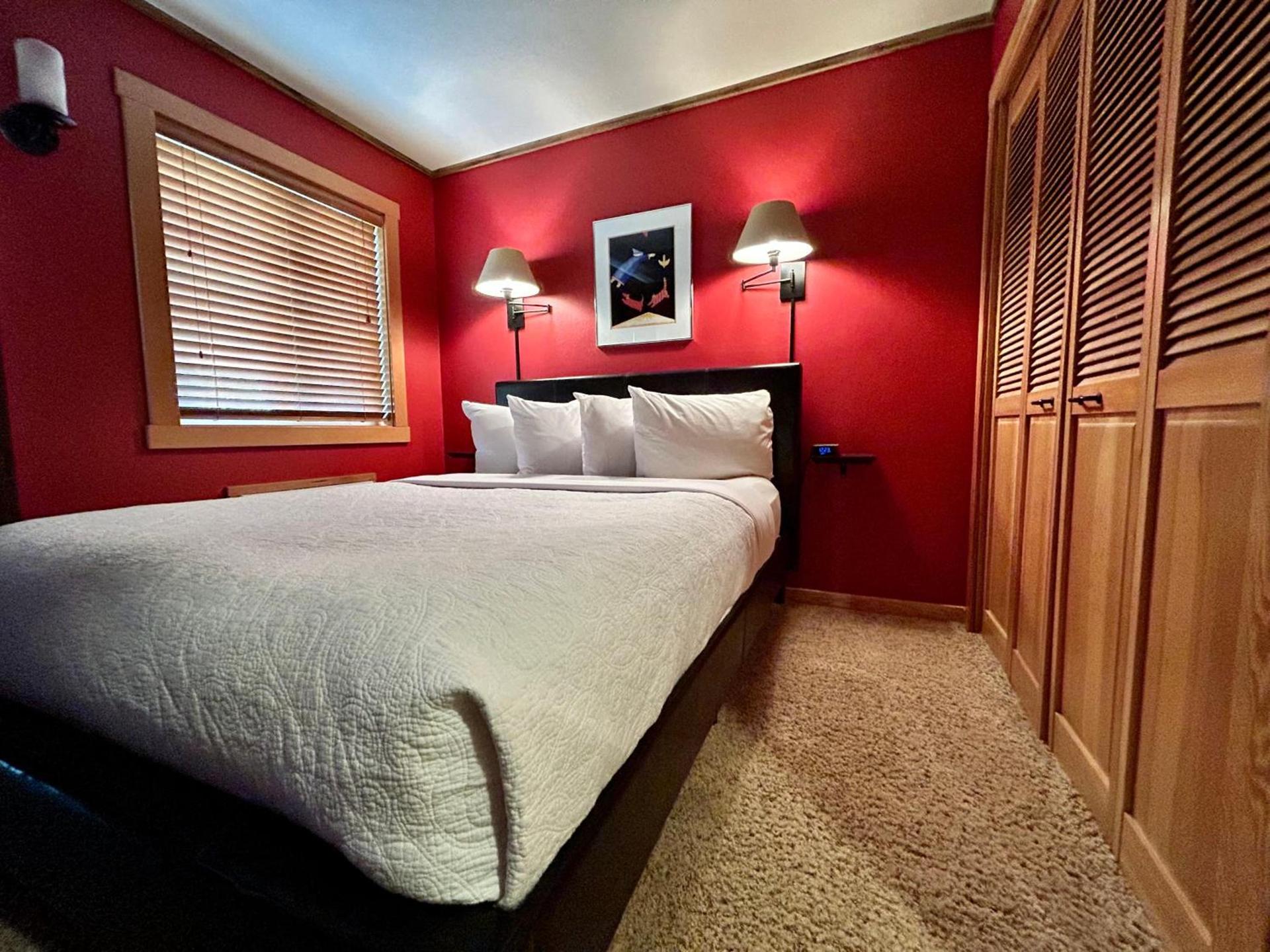 Mt Gardner Inn photo 35