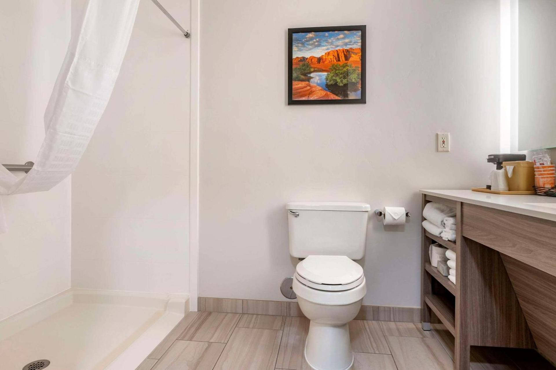 Comfort Inn & Suites Beaver - Interstate 15 North photo 7