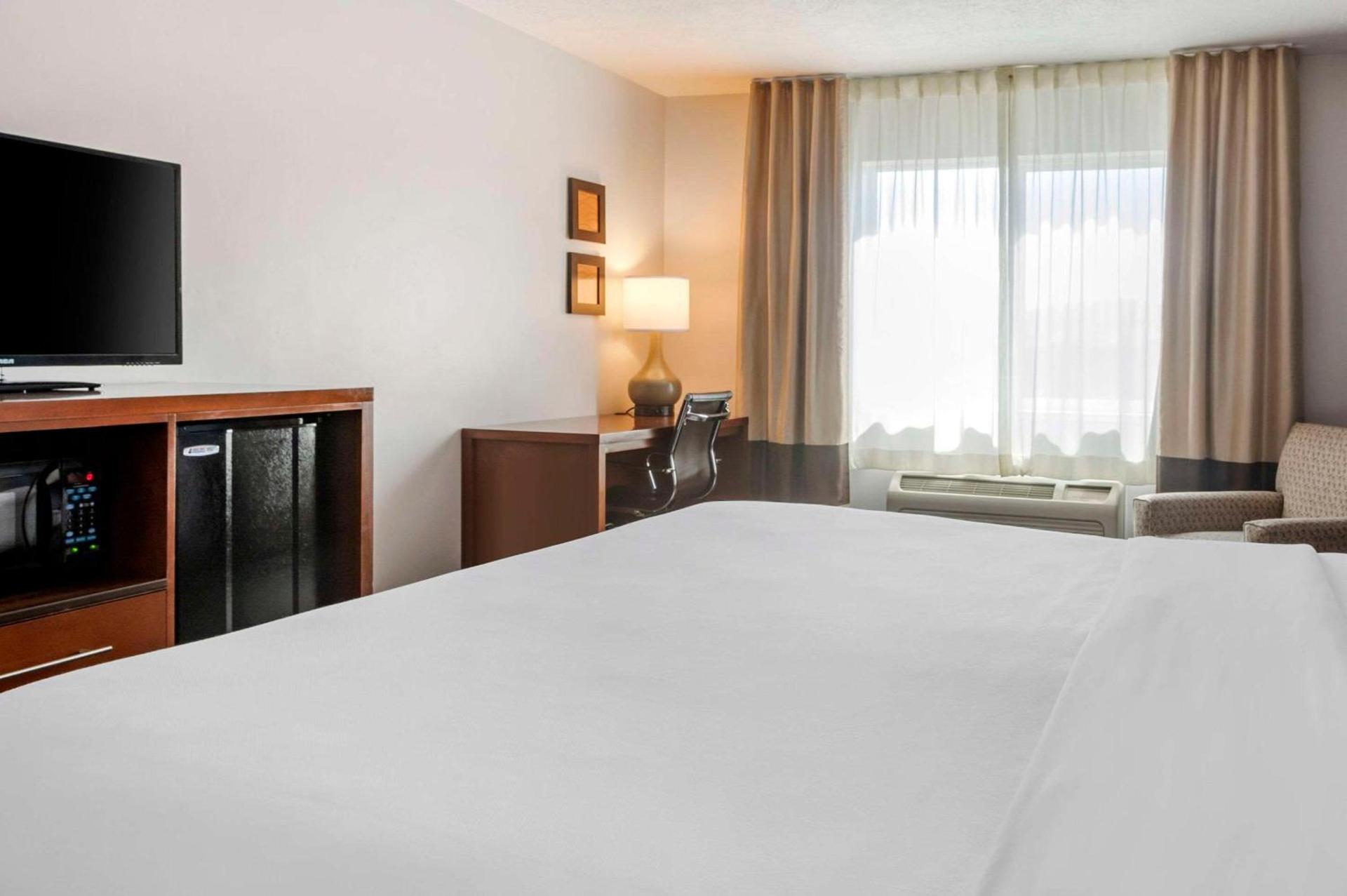 Comfort Inn & Suites Beaver - Interstate 15 North photo 14