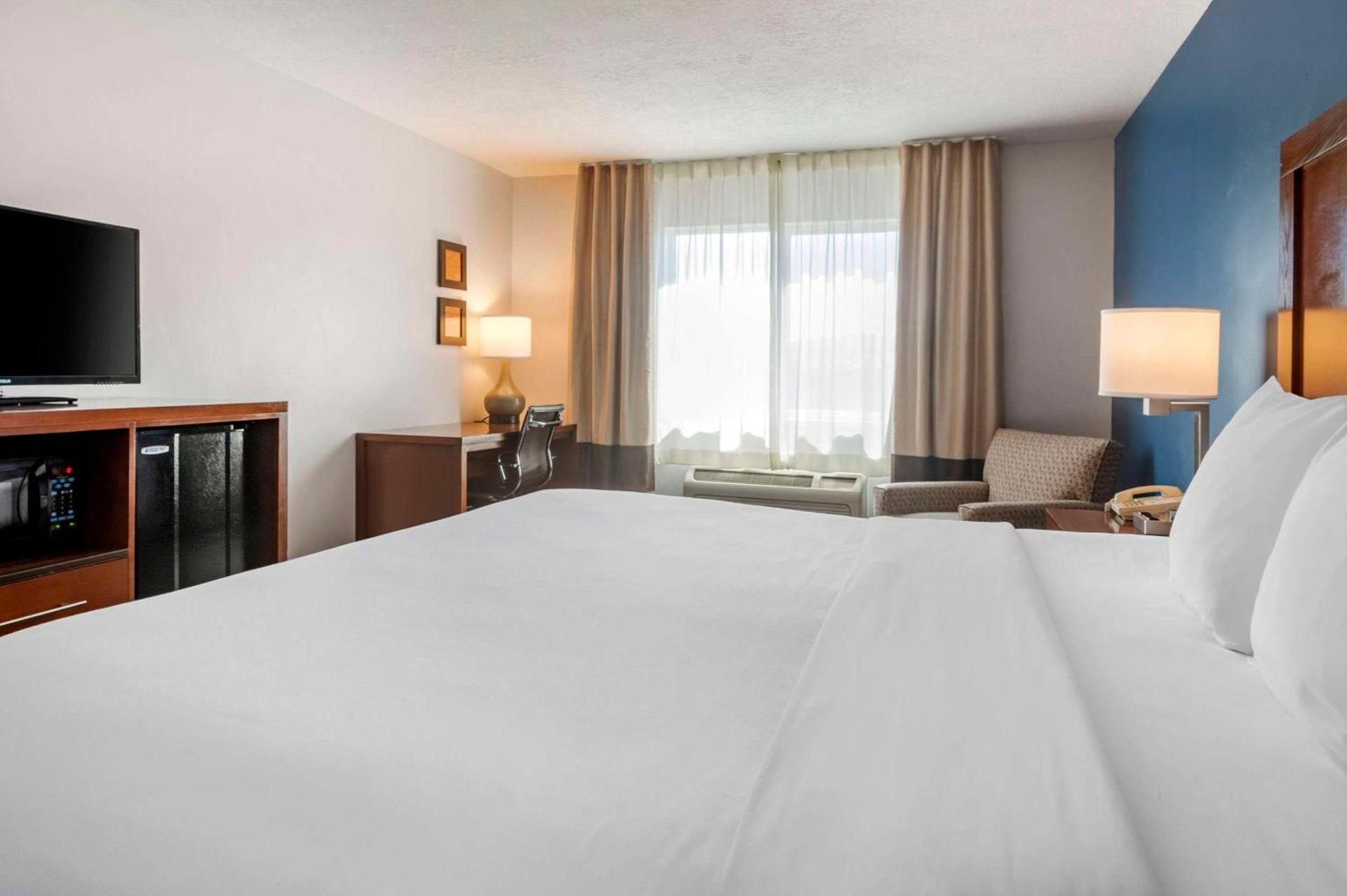 Comfort Inn & Suites Beaver - Interstate 15 North photo 16
