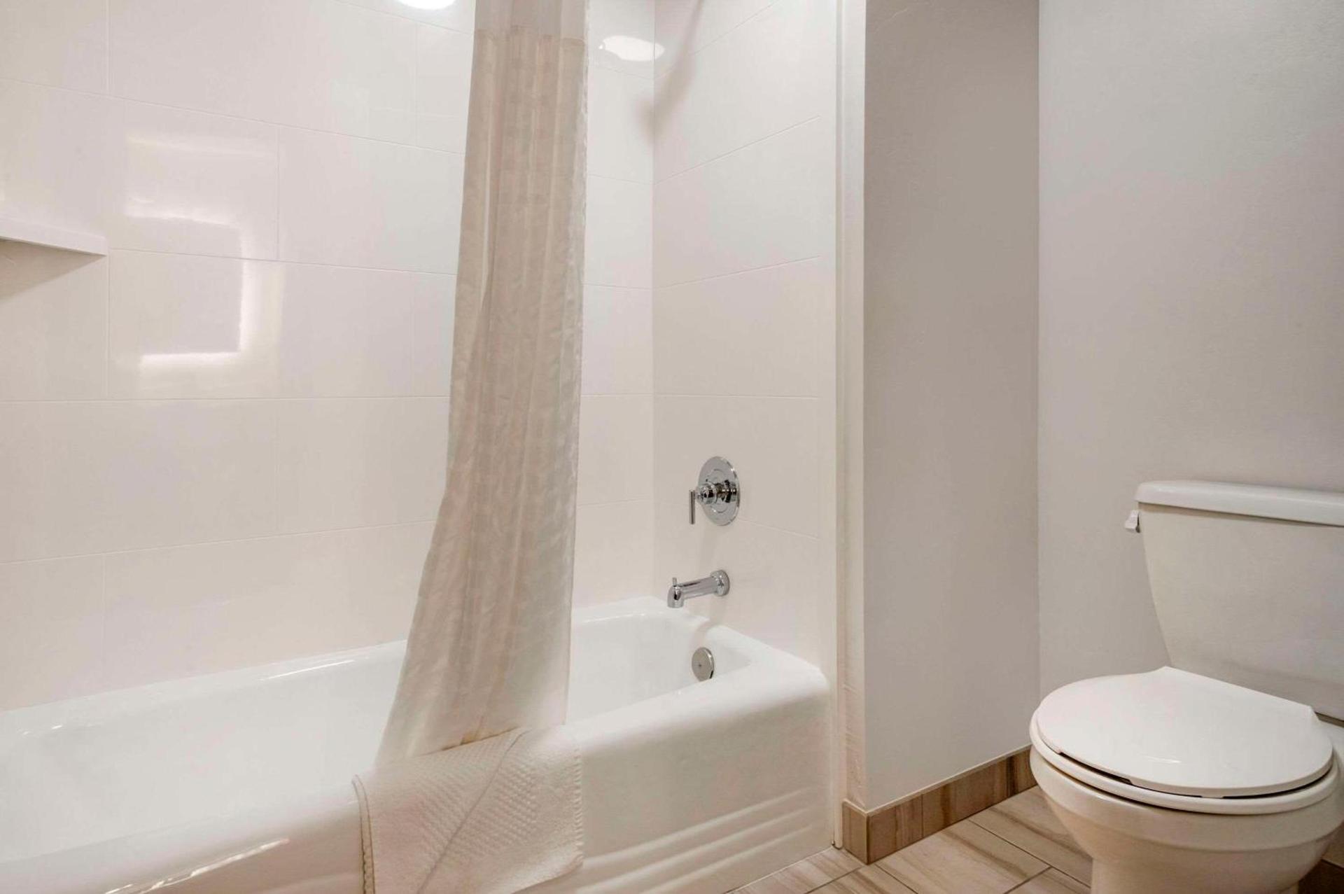 Comfort Inn & Suites Beaver - Interstate 15 North photo 17