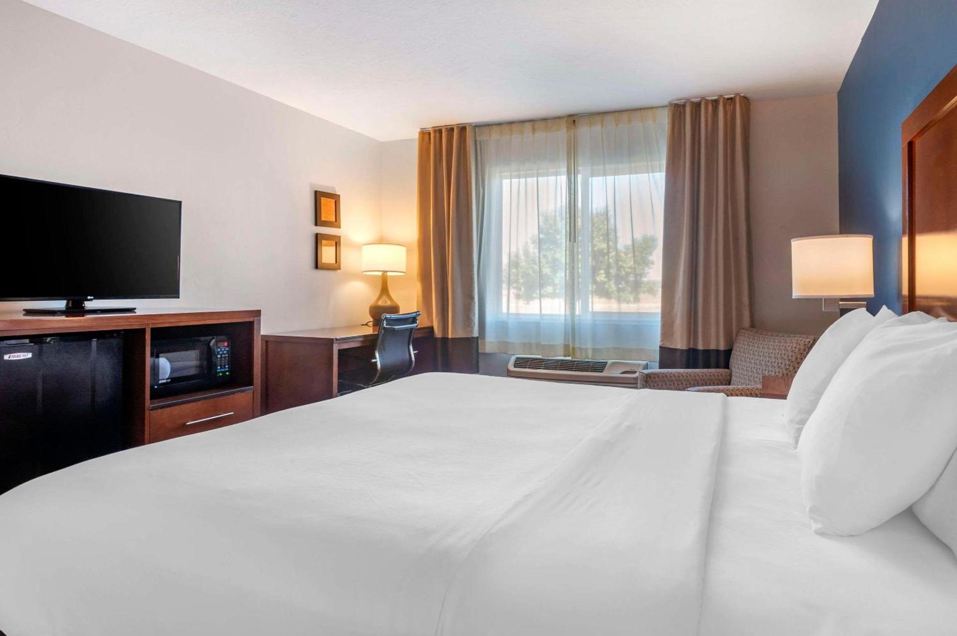Comfort Inn & Suites Beaver - Interstate 15 North photo 20