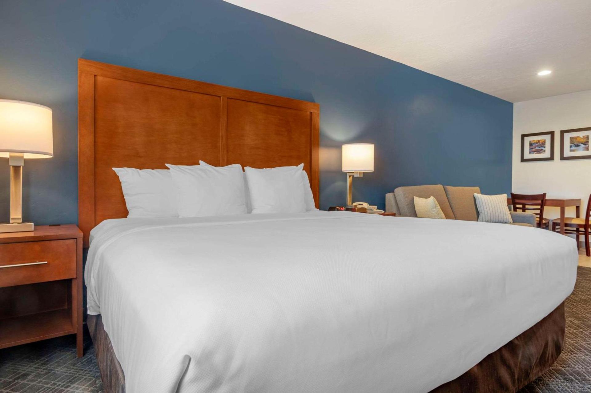 Comfort Inn & Suites Beaver - Interstate 15 North photo 27