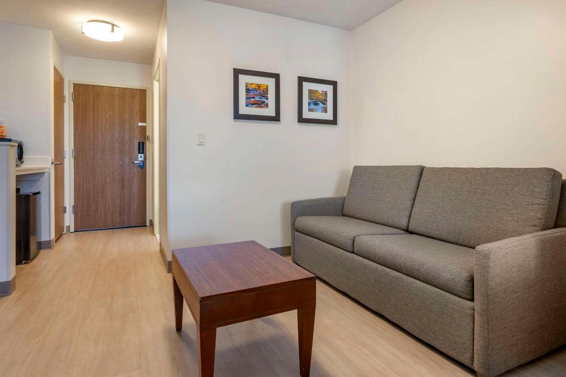 Comfort Inn & Suites Beaver - Interstate 15 North photo 29