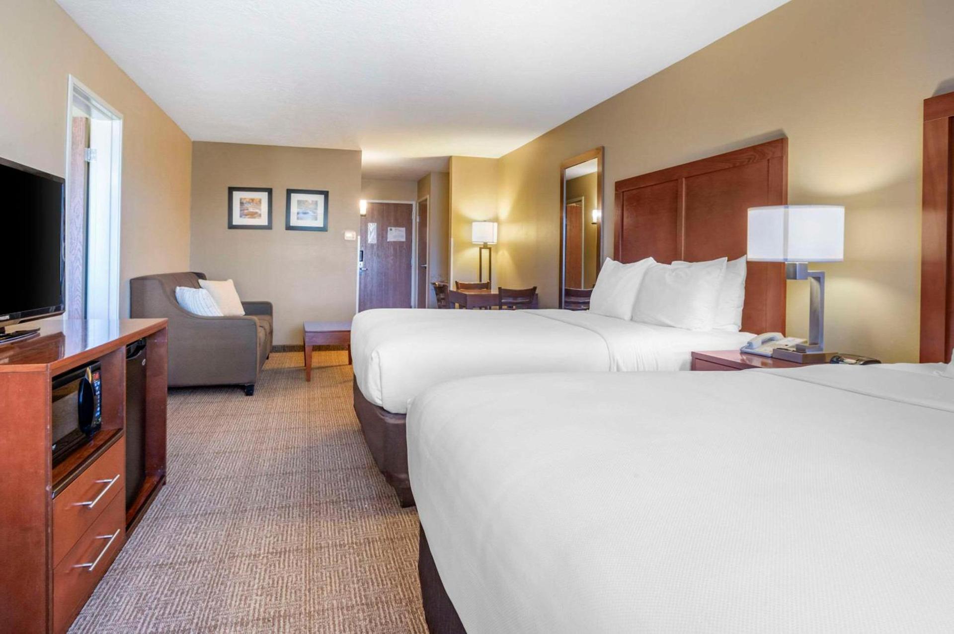 Comfort Inn & Suites Beaver - Interstate 15 North photo 31