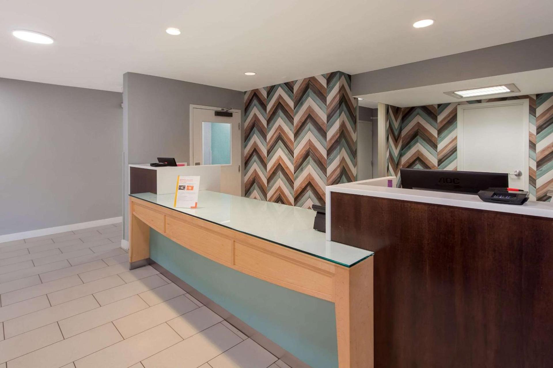 MainStay Suites Denver Tech Center photo 9