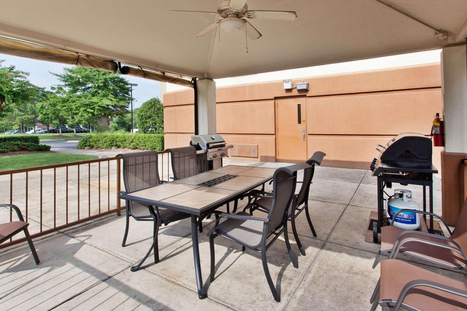 Sonesta Simply Suites Orange County Airport photo 24
