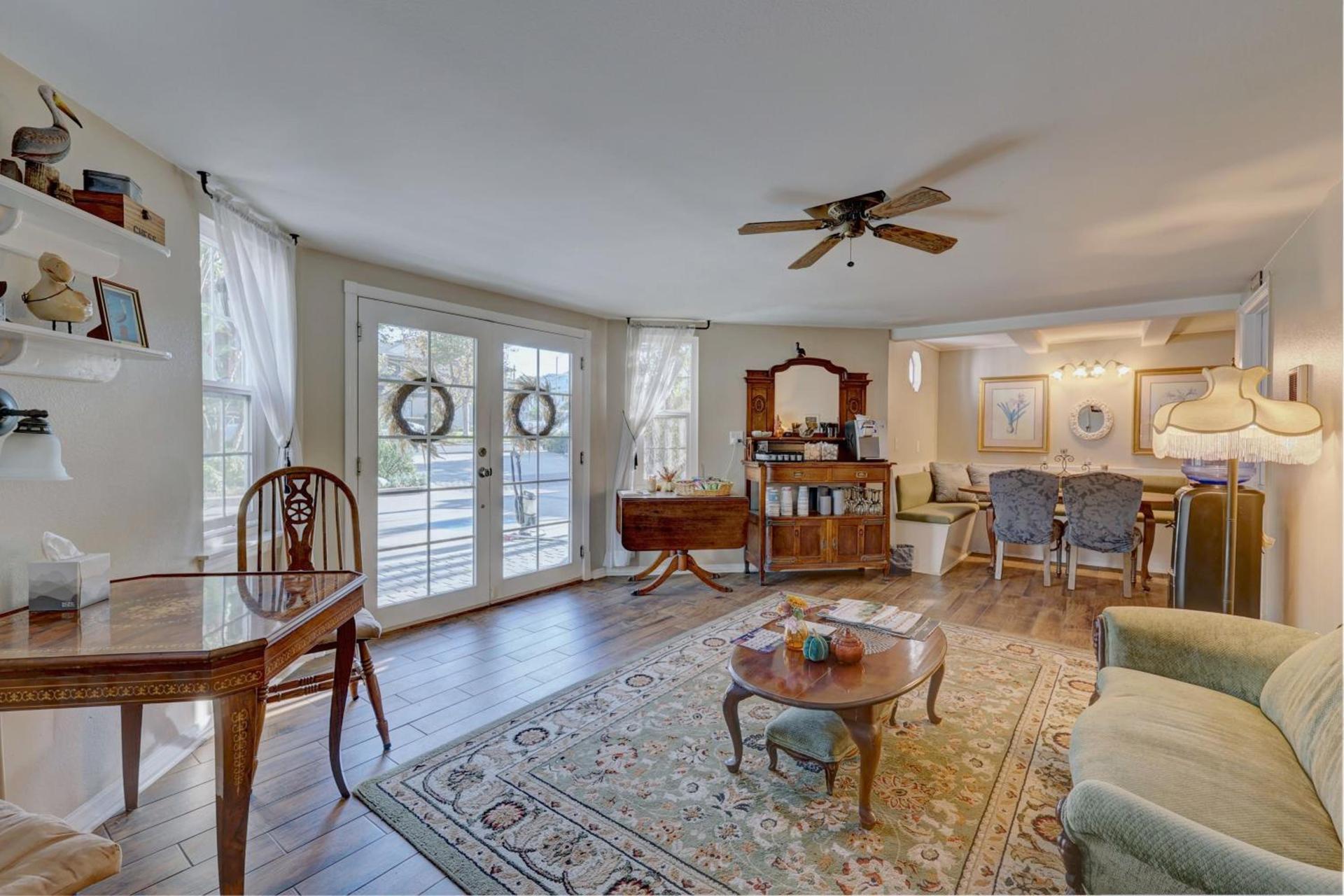 Pelican Cove Inn photo 18