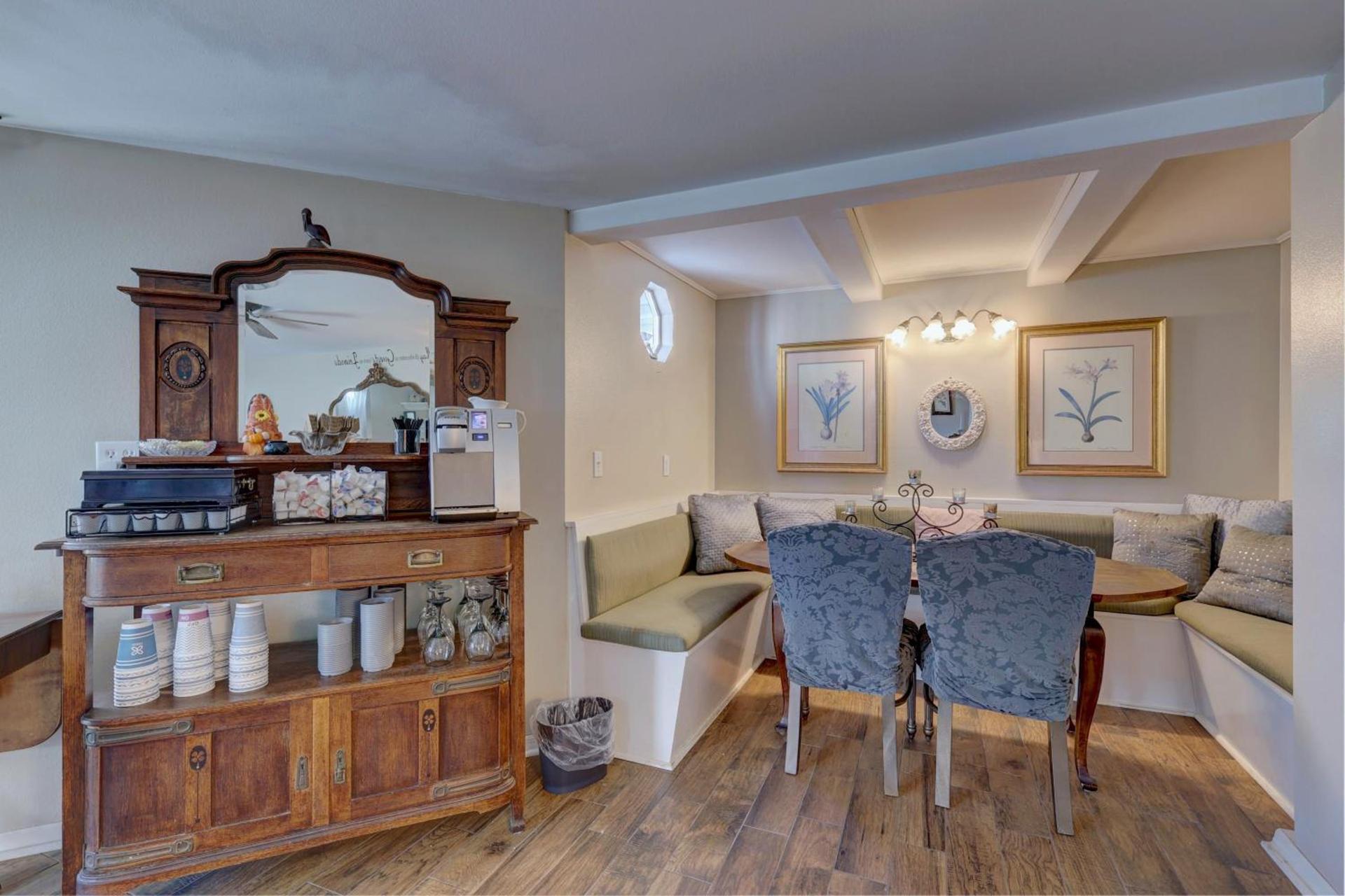 Pelican Cove Inn photo 19
