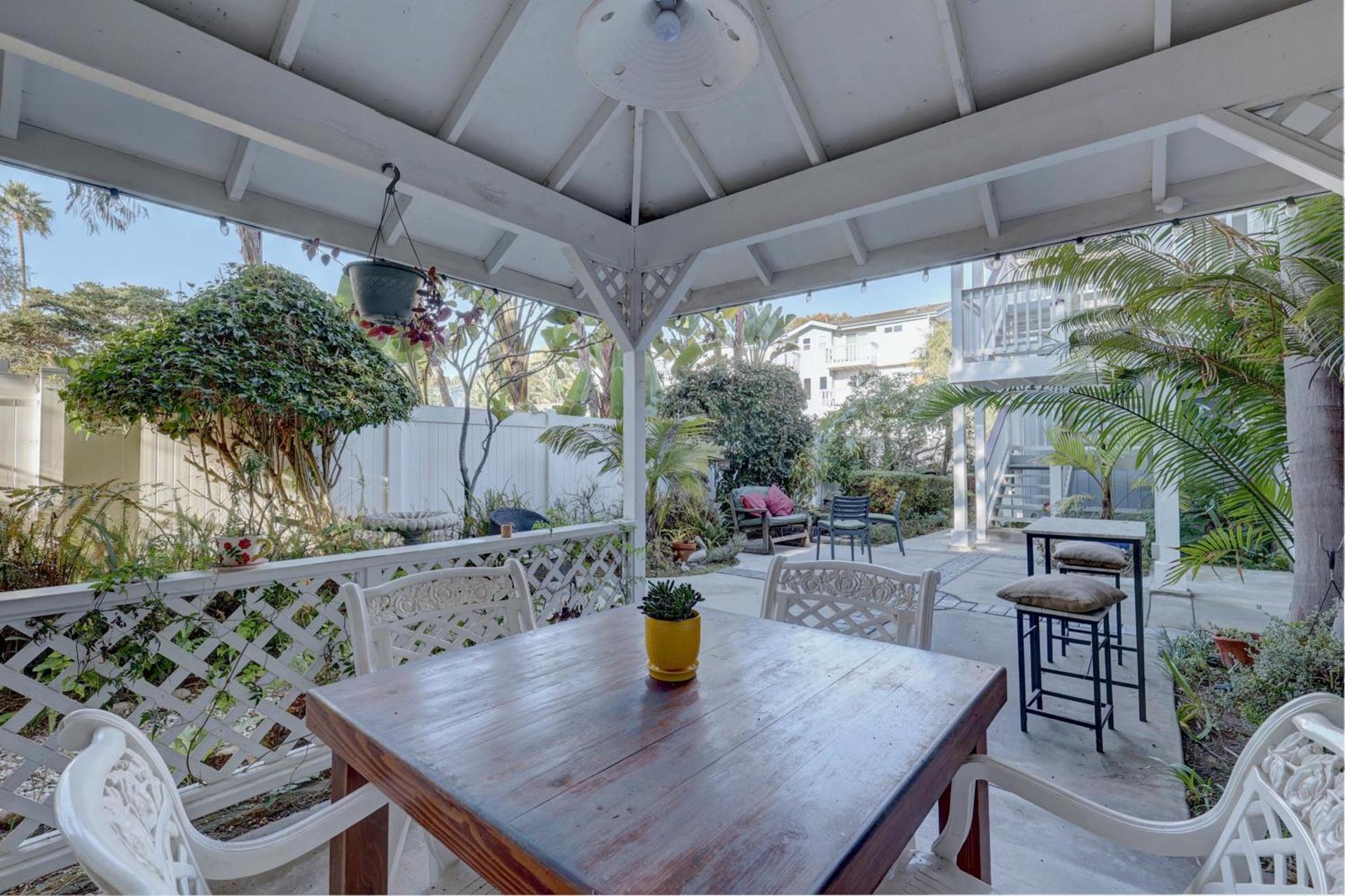 Pelican Cove Inn photo 11