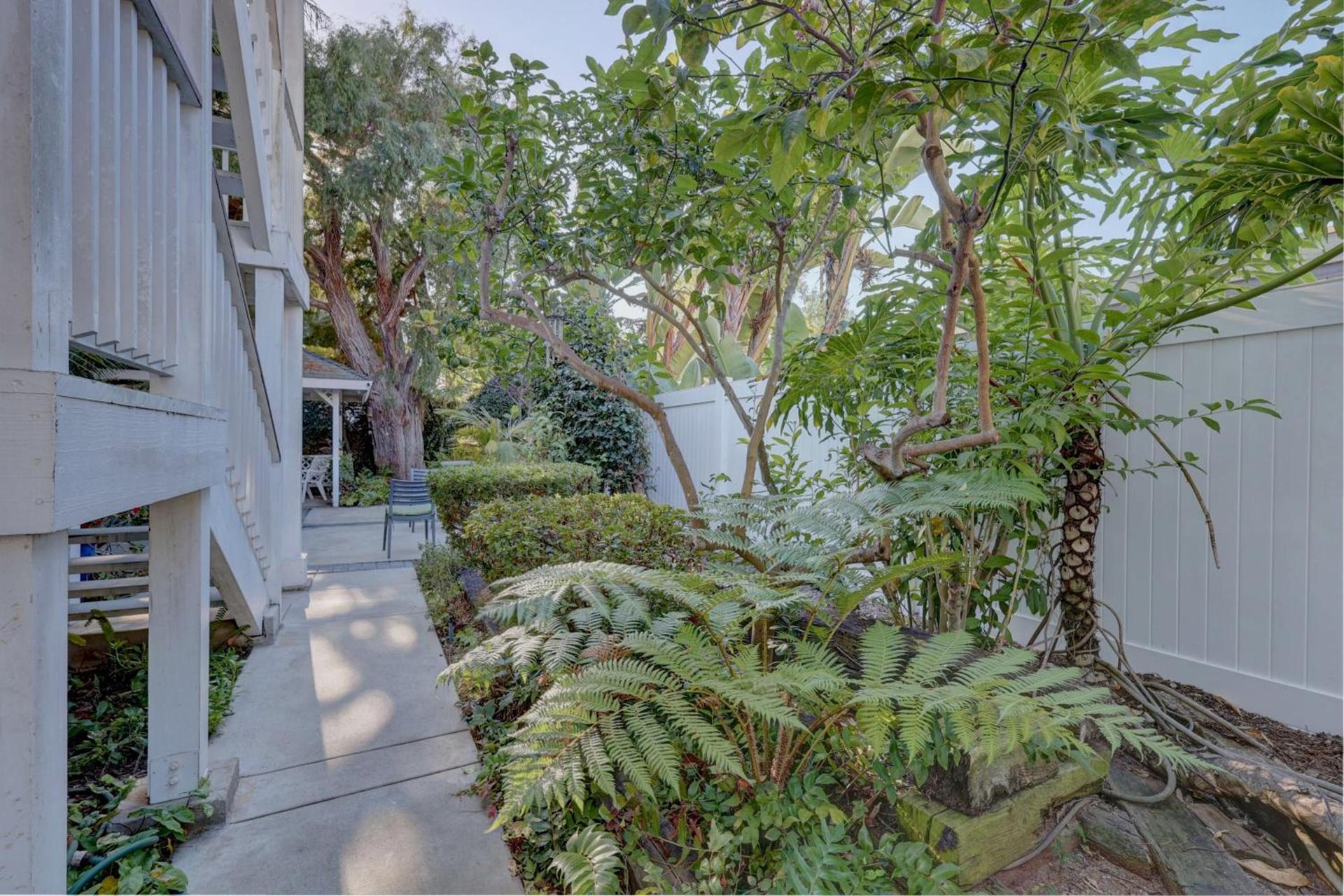 Pelican Cove Inn photo 28