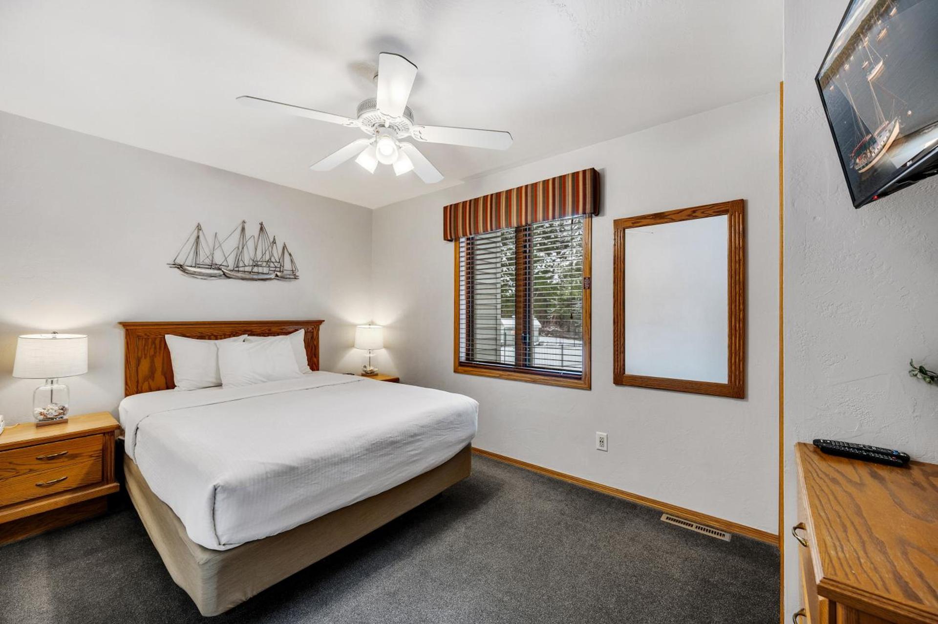 Evergreen Hill Condominiums photo 12
