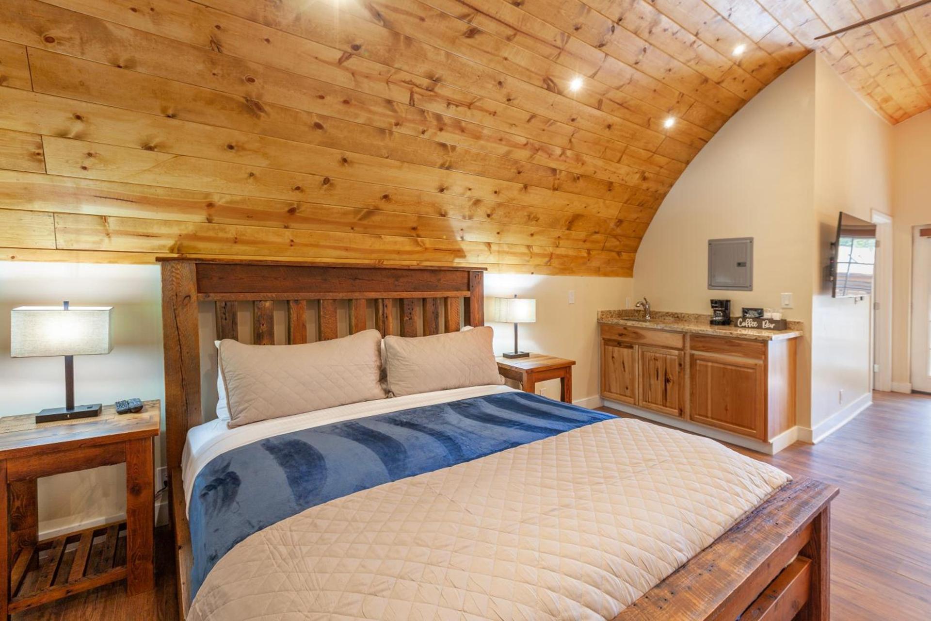 Tahquitz Pines Retreat photo 38