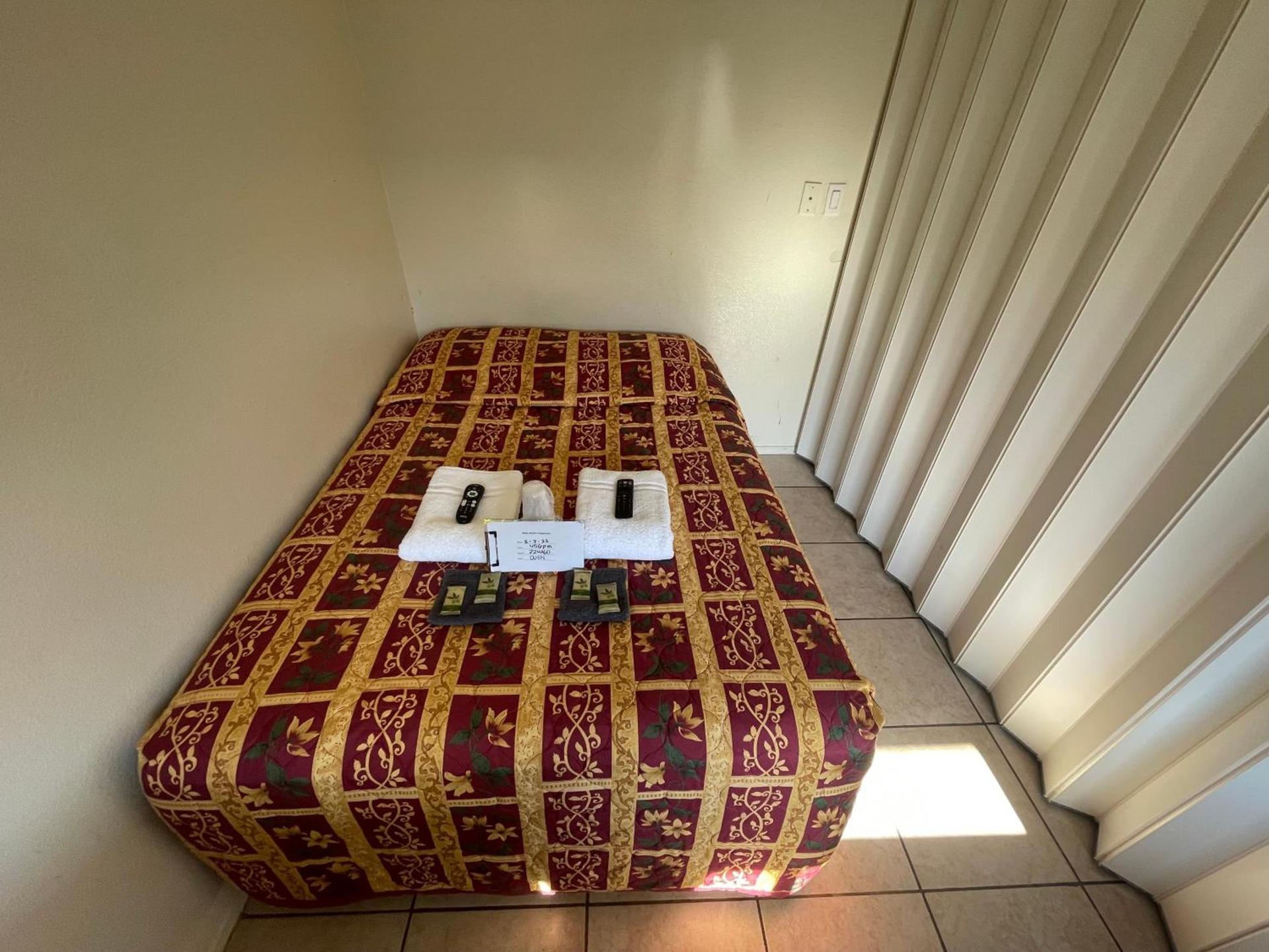 Crown Inn & Suites photo 20