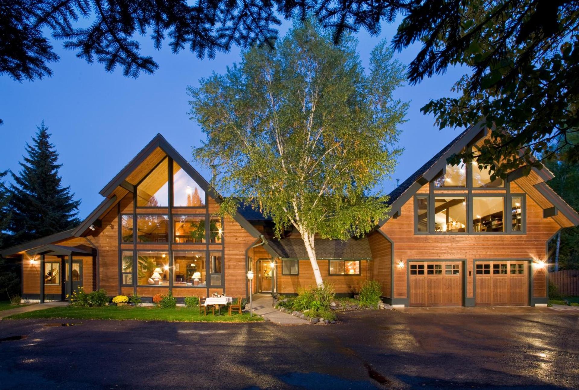 Good Medicine Lodge — hotel in Whitefish
