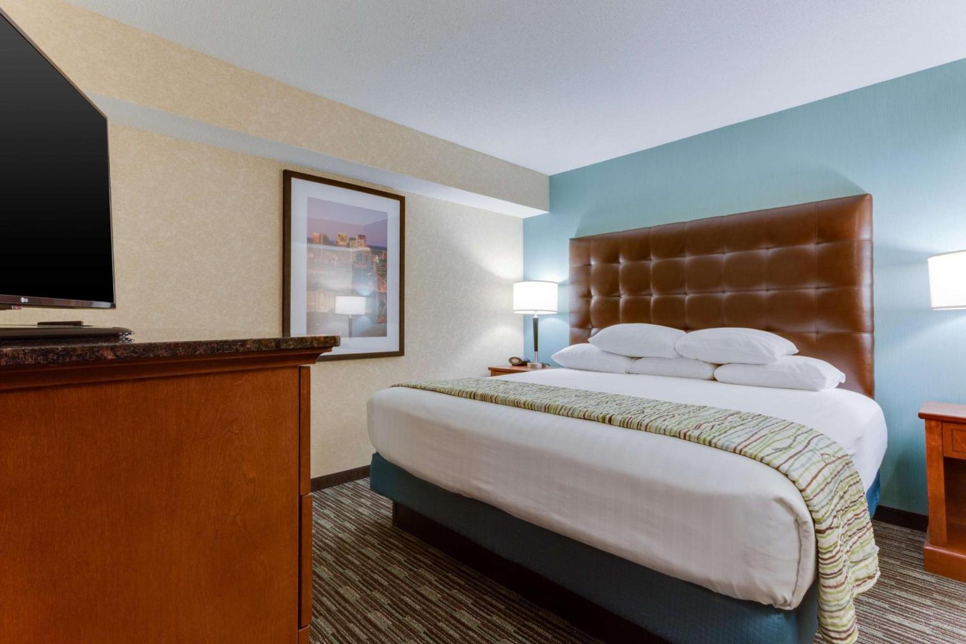 Drury Inn & Suites Birmingham Grandview photo 14