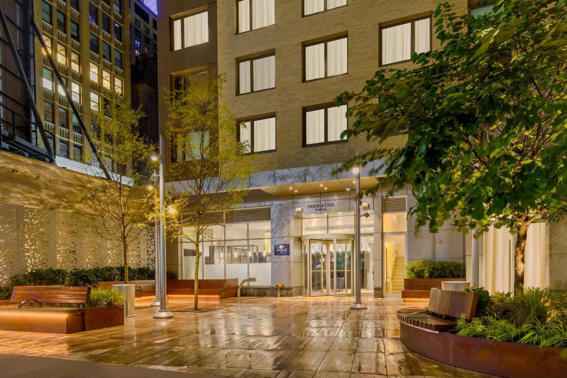 DoubleTree by Hilton New York Times Square South photo 2