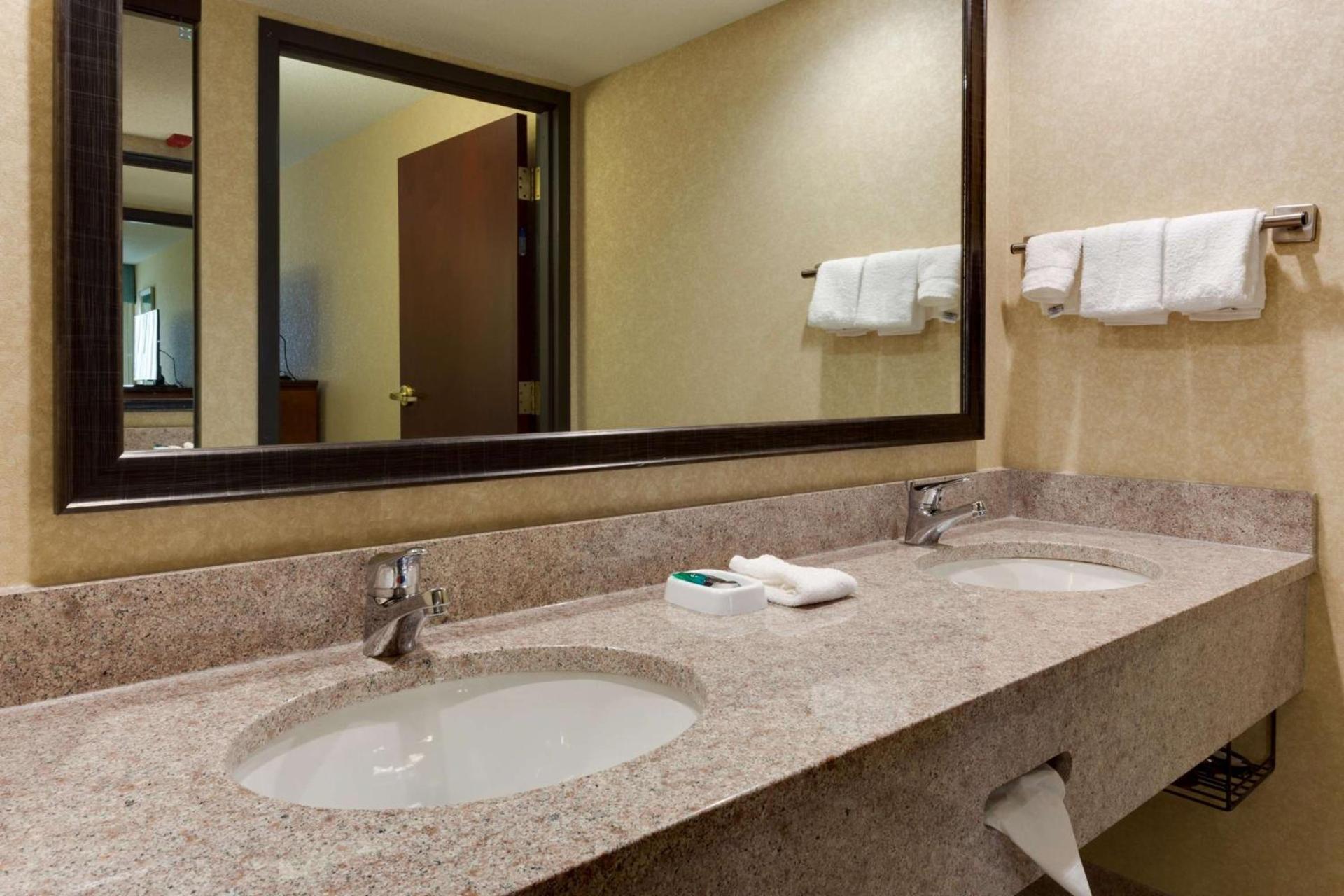 Drury Inn & Suites Birmingham Grandview photo 21