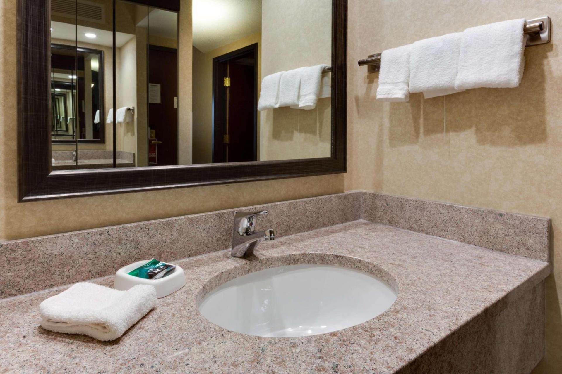 Drury Inn & Suites Birmingham Grandview photo 22