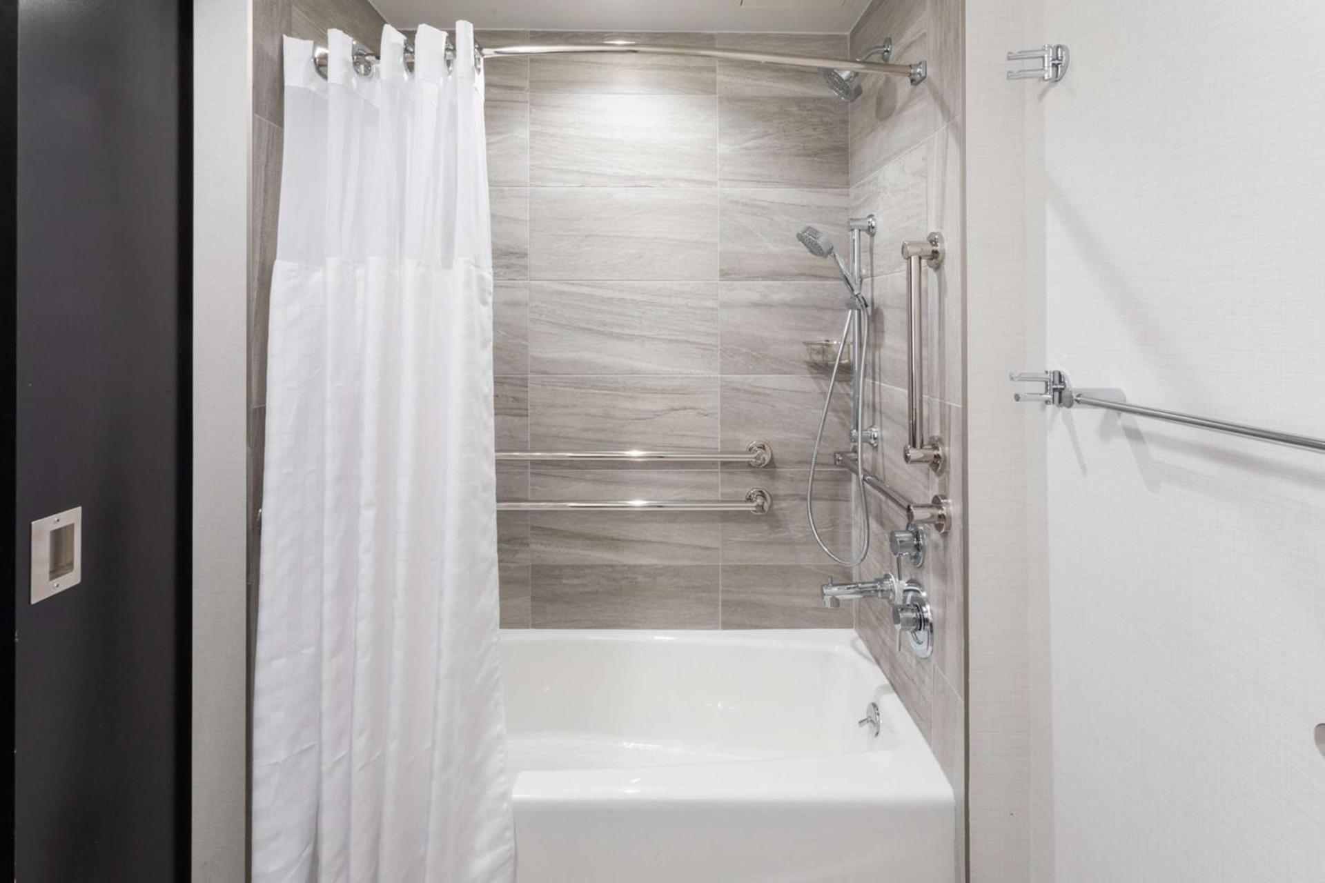 DoubleTree by Hilton New York Times Square South photo 8