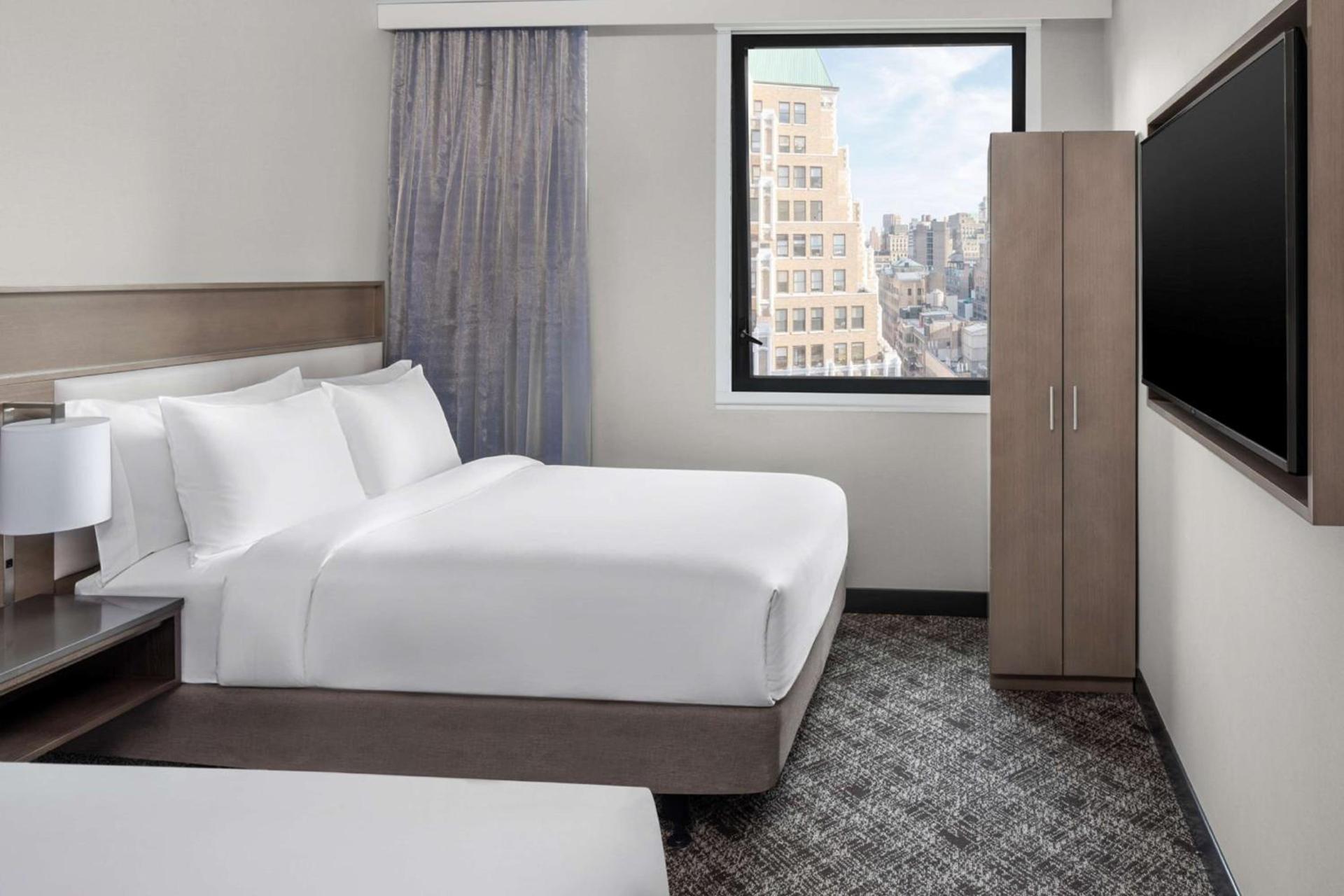 DoubleTree by Hilton New York Times Square South photo 9