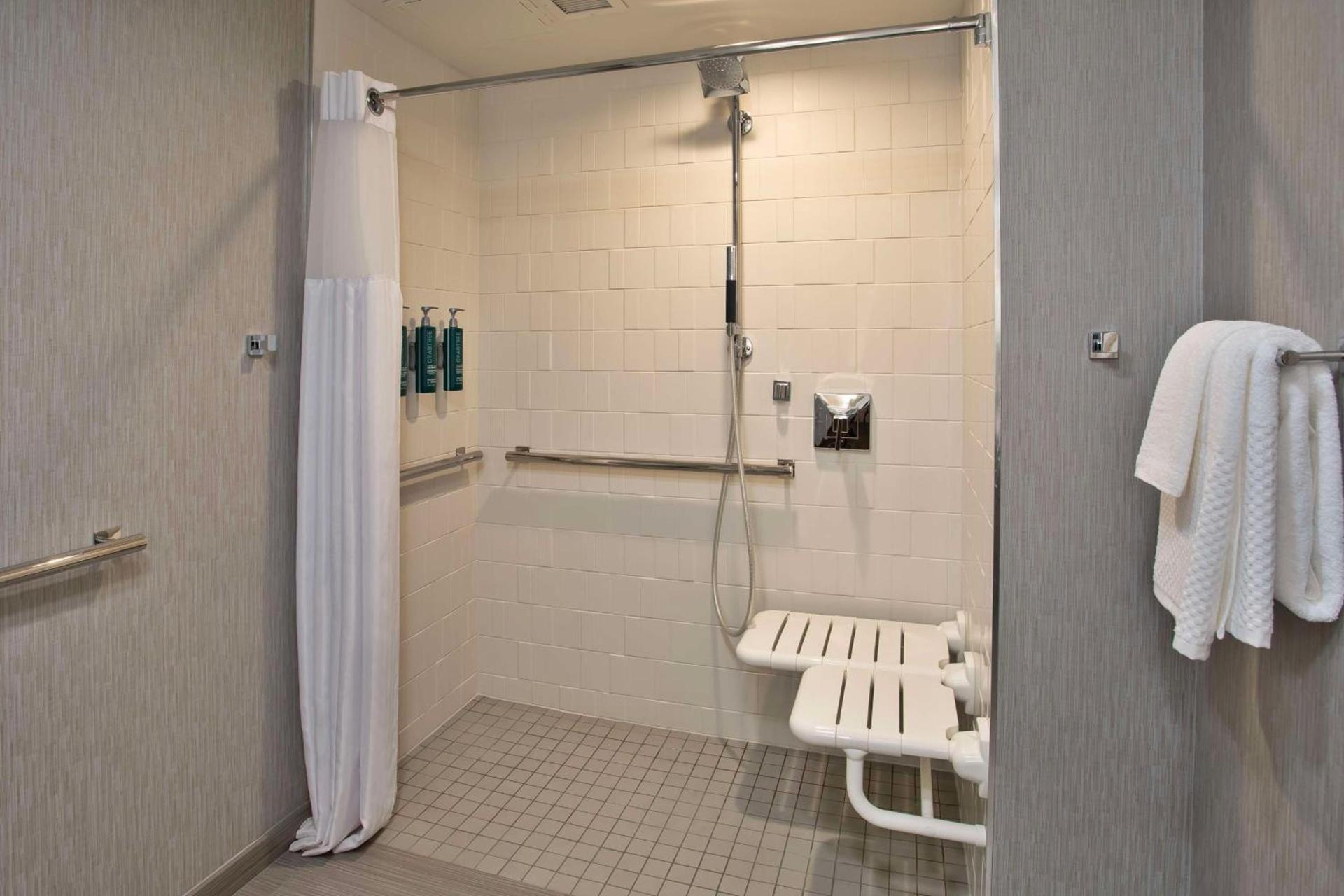 DoubleTree by Hilton Lansing photo 29