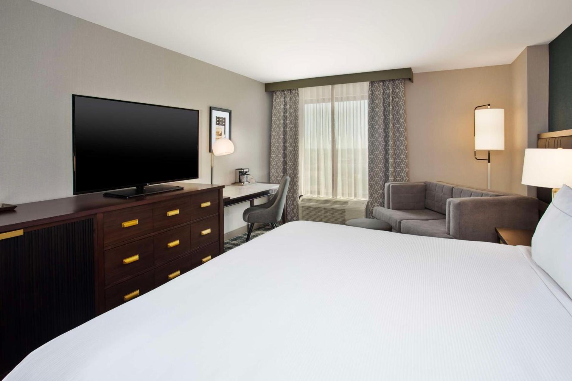 DoubleTree by Hilton Lansing photo 30