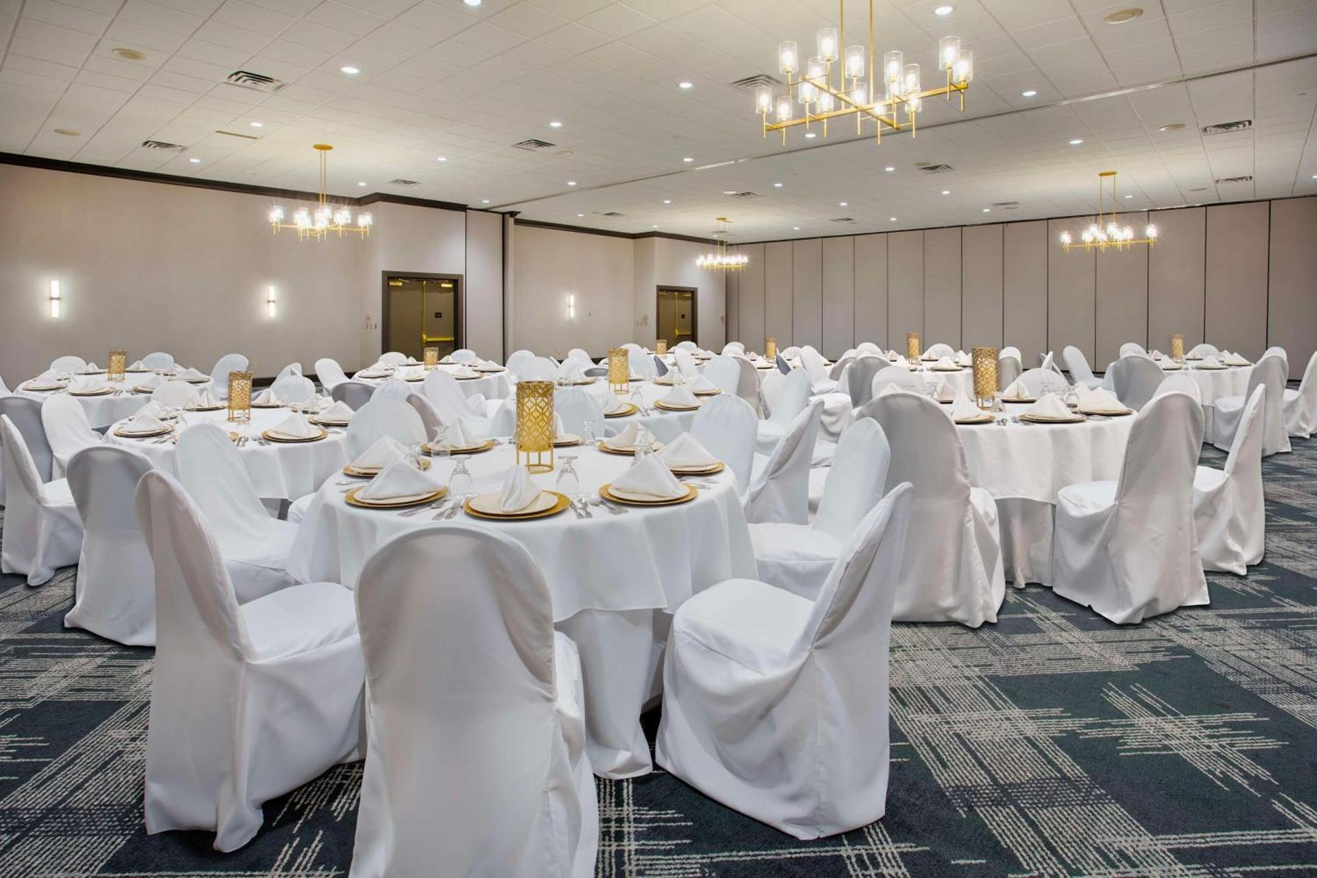 DoubleTree by Hilton Lansing photo 38