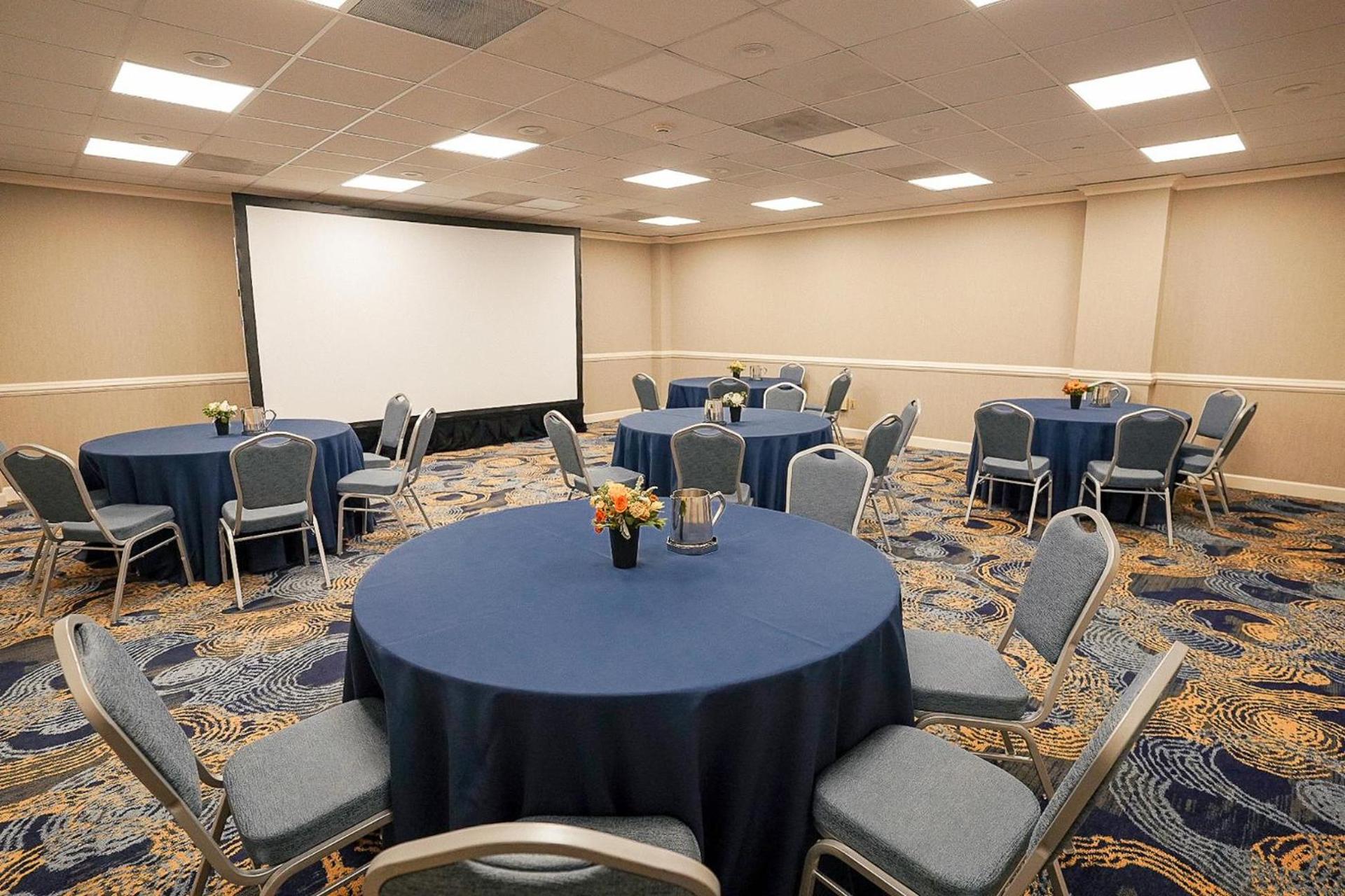 Crowne Plaza Cleveland at Playhouse Square by IHG photo 36