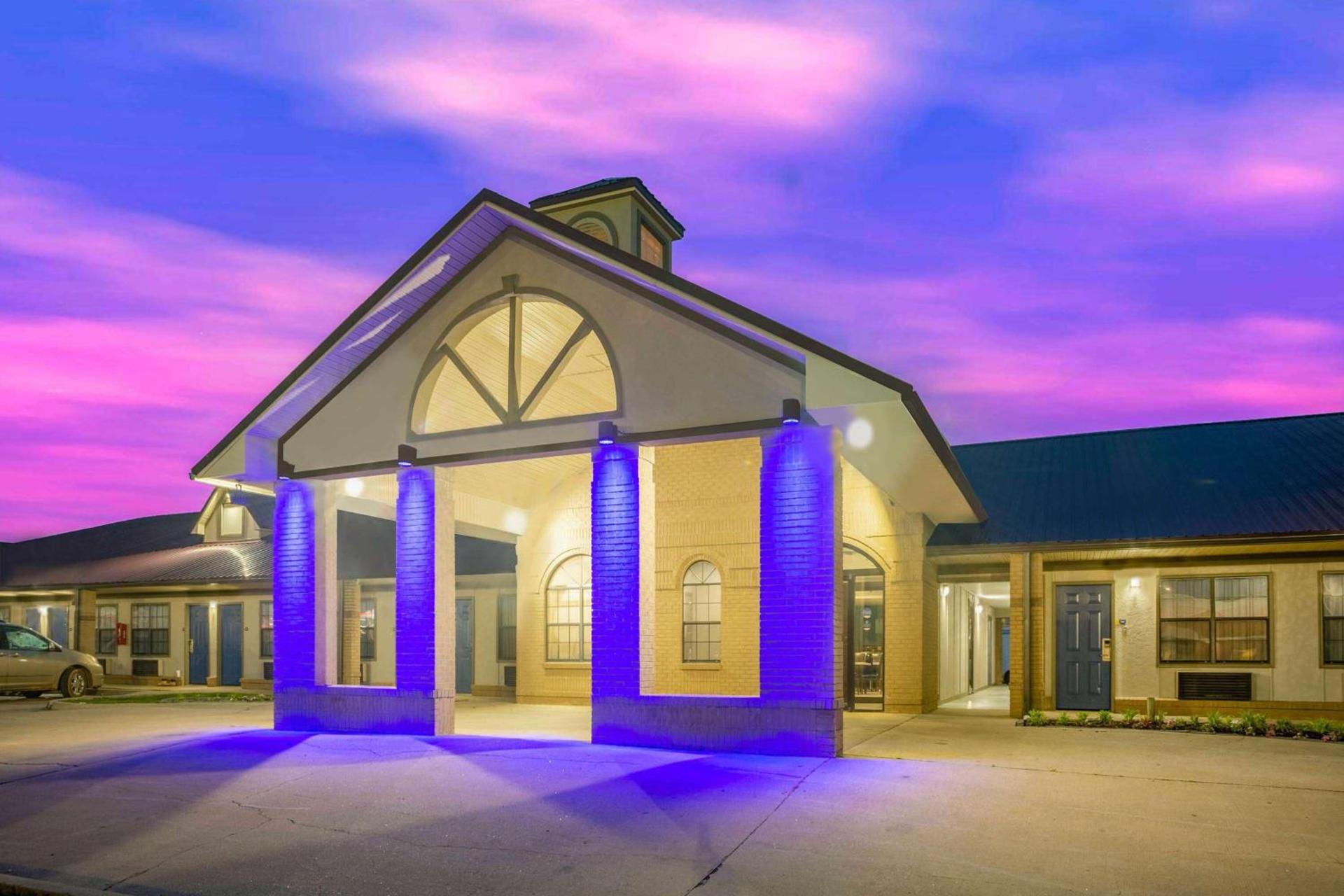 Days Inn by Wyndham Lonoke photo 3