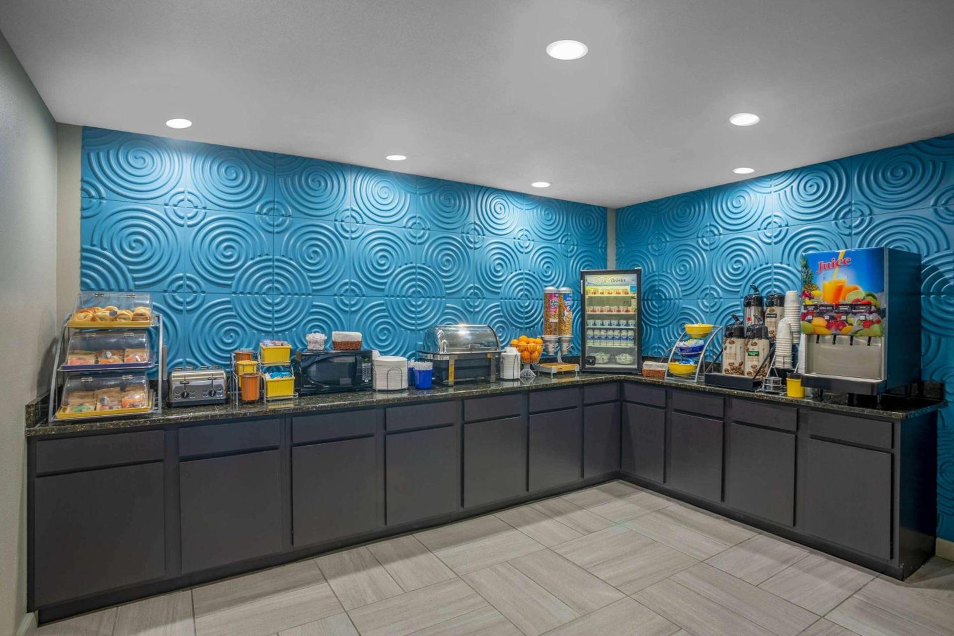 Days Inn by Wyndham Lonoke photo 24