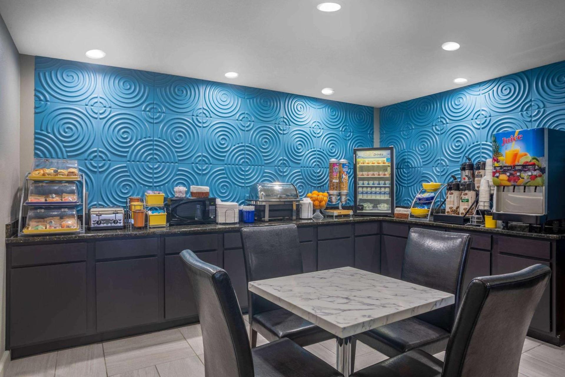 Days Inn by Wyndham Lonoke photo 25