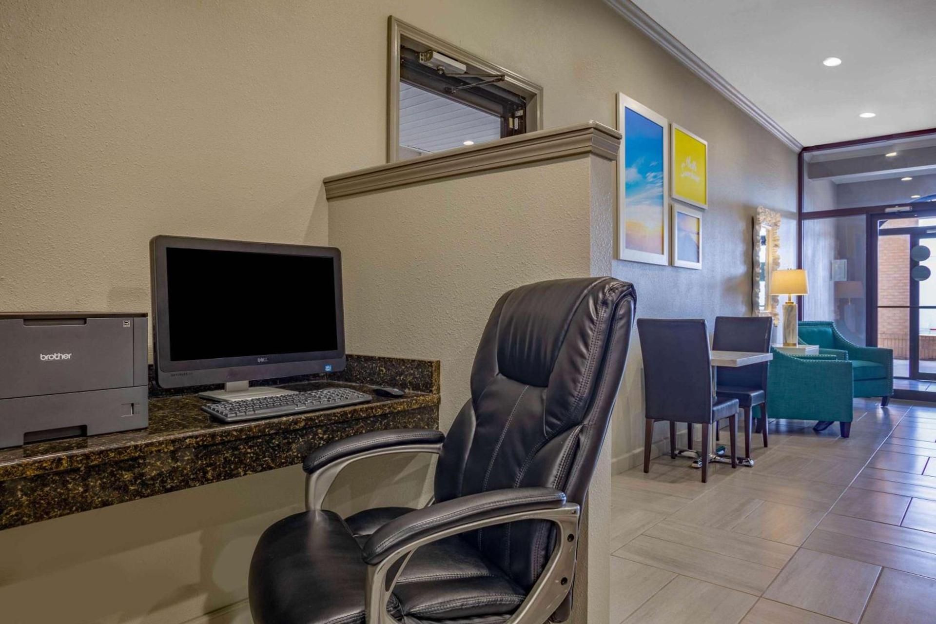 Days Inn by Wyndham Lonoke photo 26